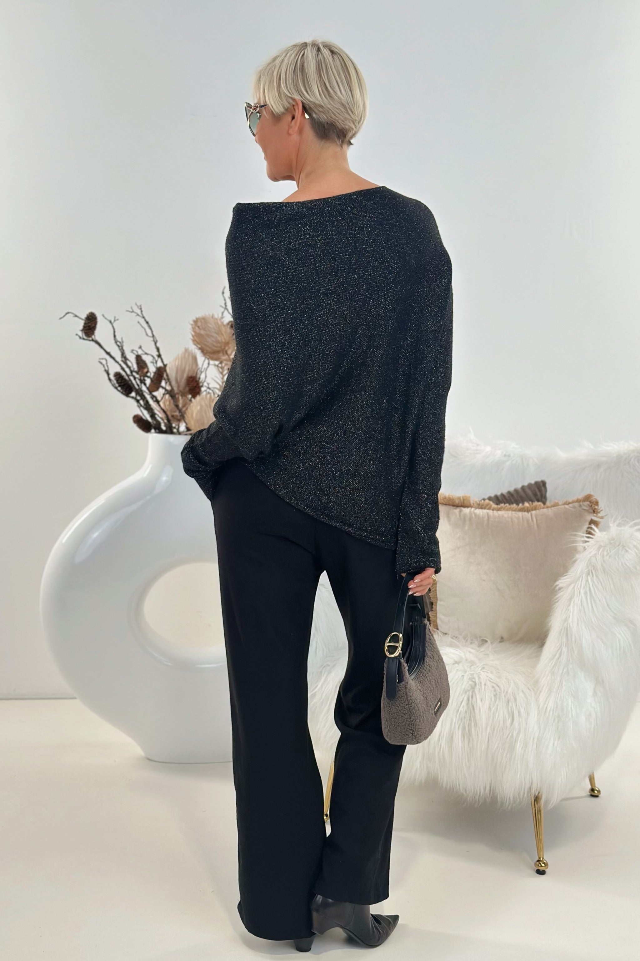 Asymmetrischer Strickpulli mit Glitzer, schwarz