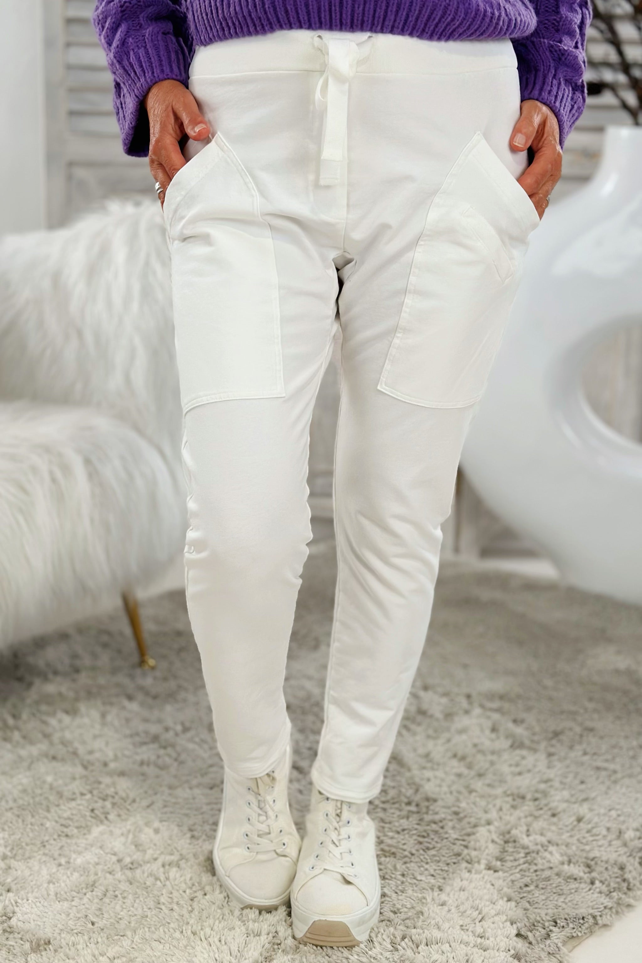 Joggpants mit großen Taschen, weiß