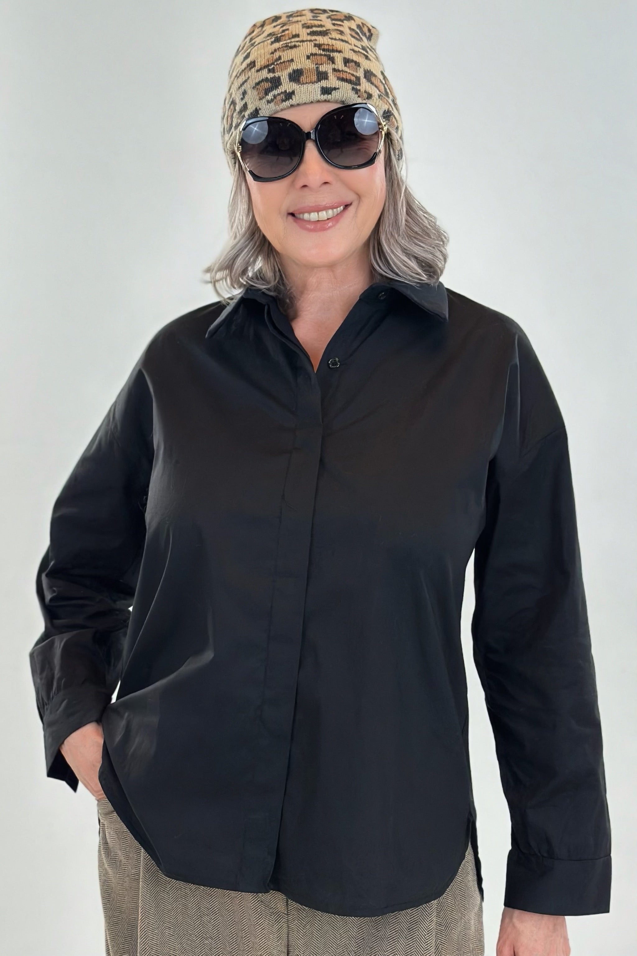 Bluse mit verdeckter Knopfleiste, schwarz