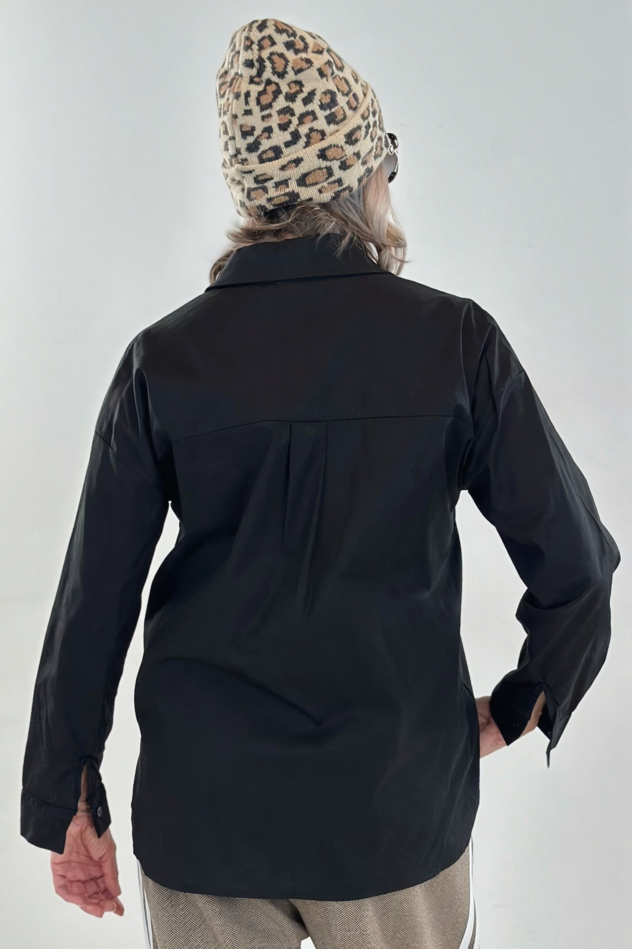 Bluse mit verdeckter Knopfleiste, schwarz
