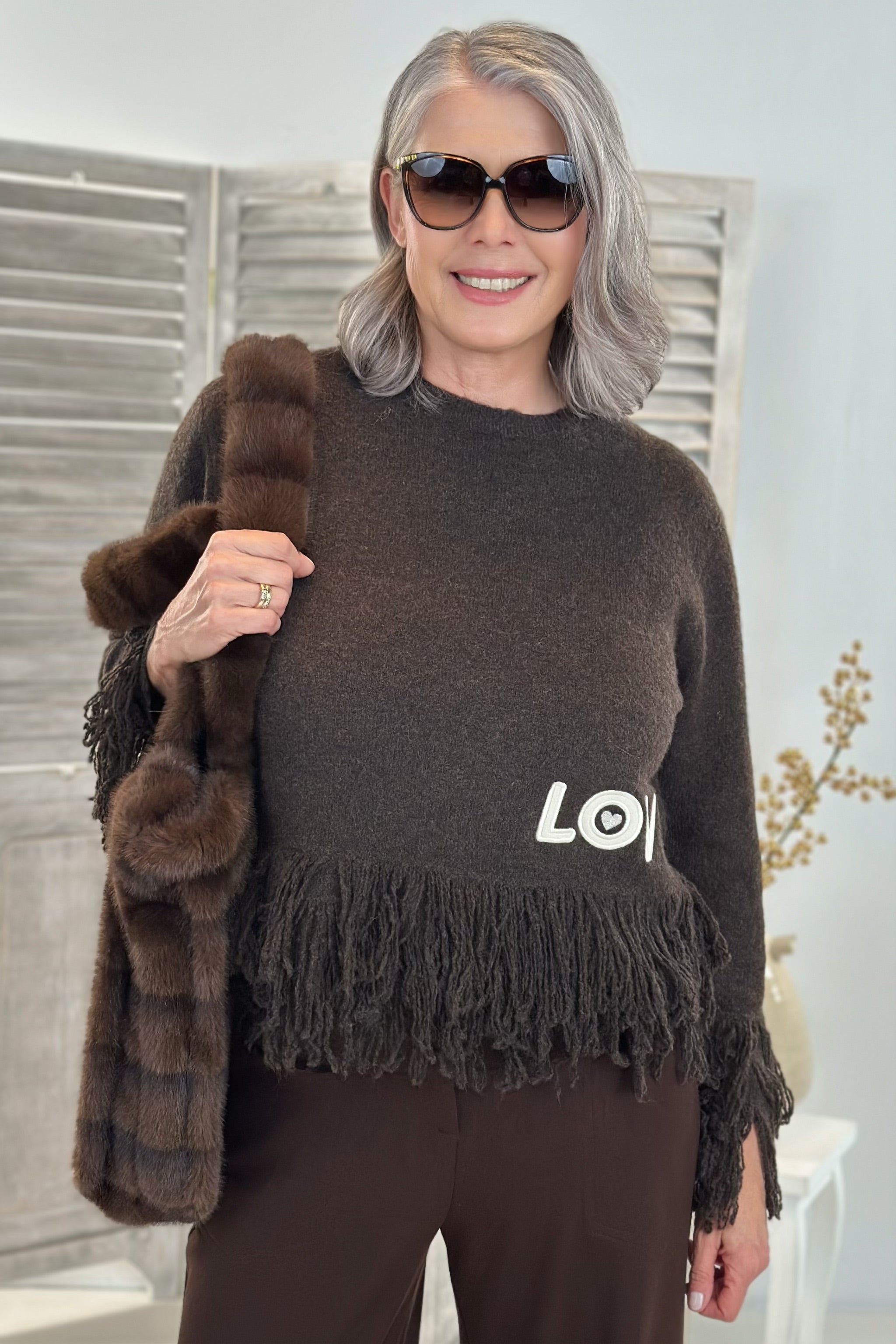 kurzer Strickpulli mit Fransen, braun-creme