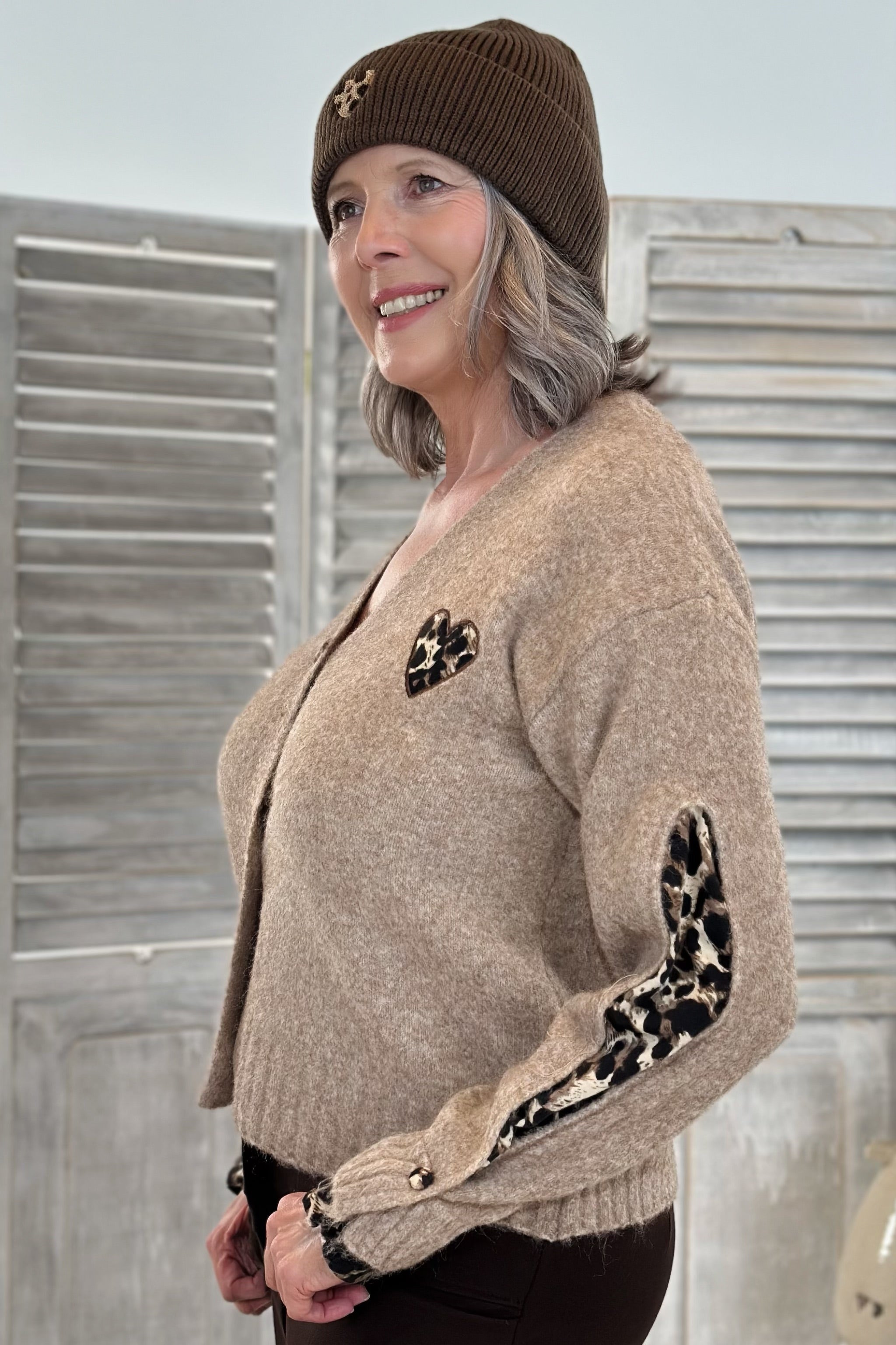 Cardigan mit Leo-Einsatz, camel-meliert