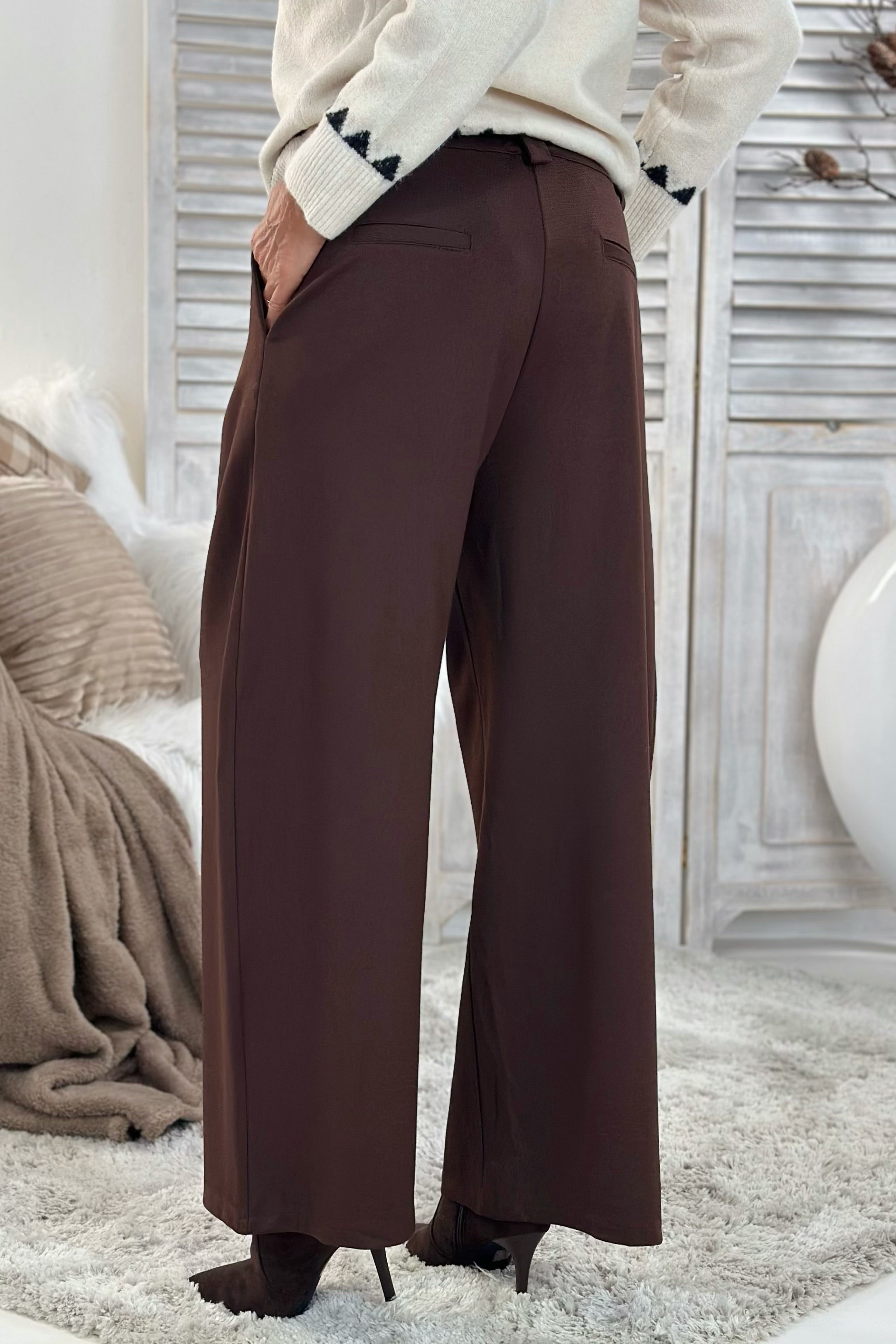 Herbstliche Hose mit Kellerfalten, braun