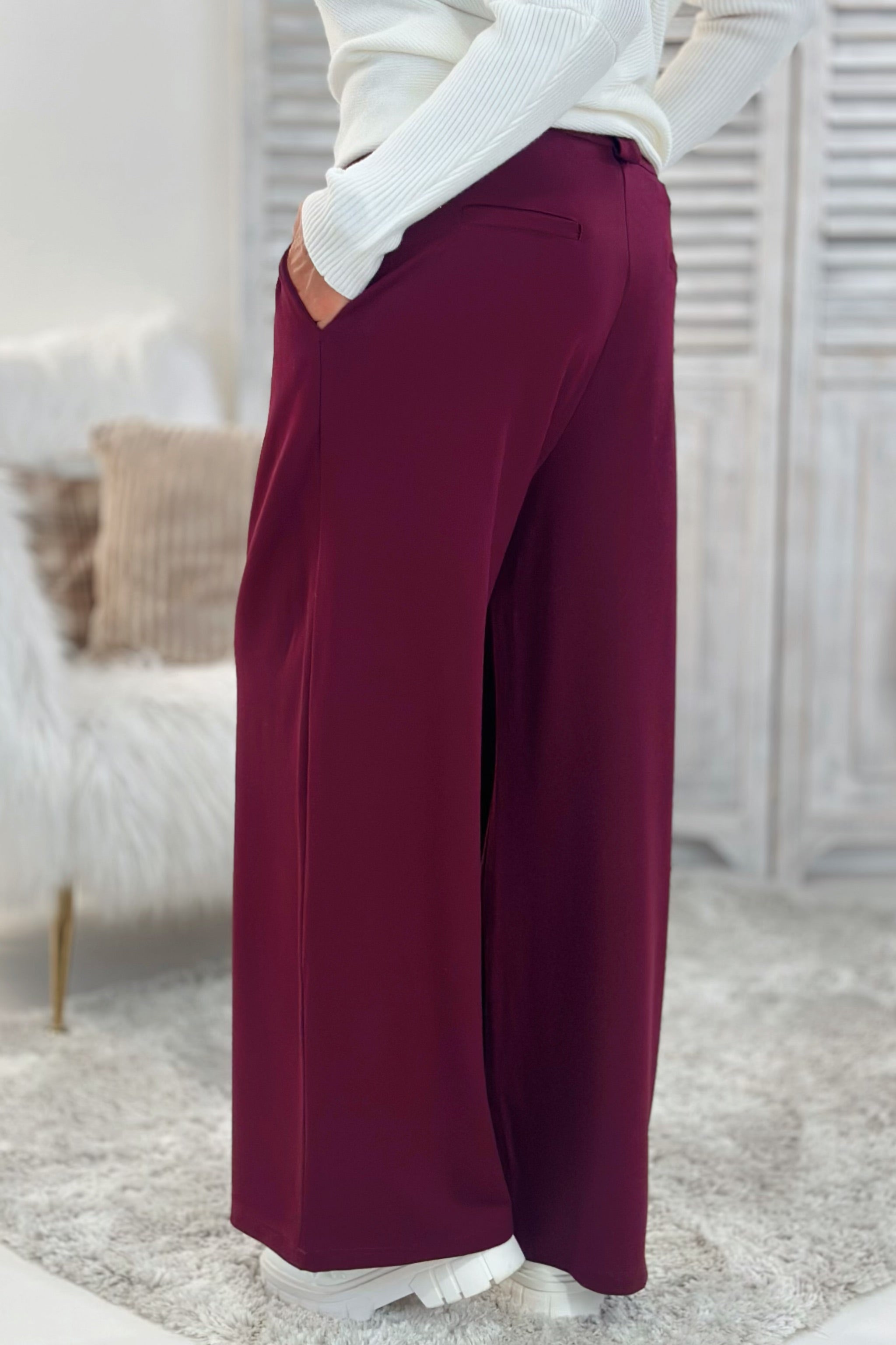 Herbstliche Hose mit Kellerfalten, brombeer