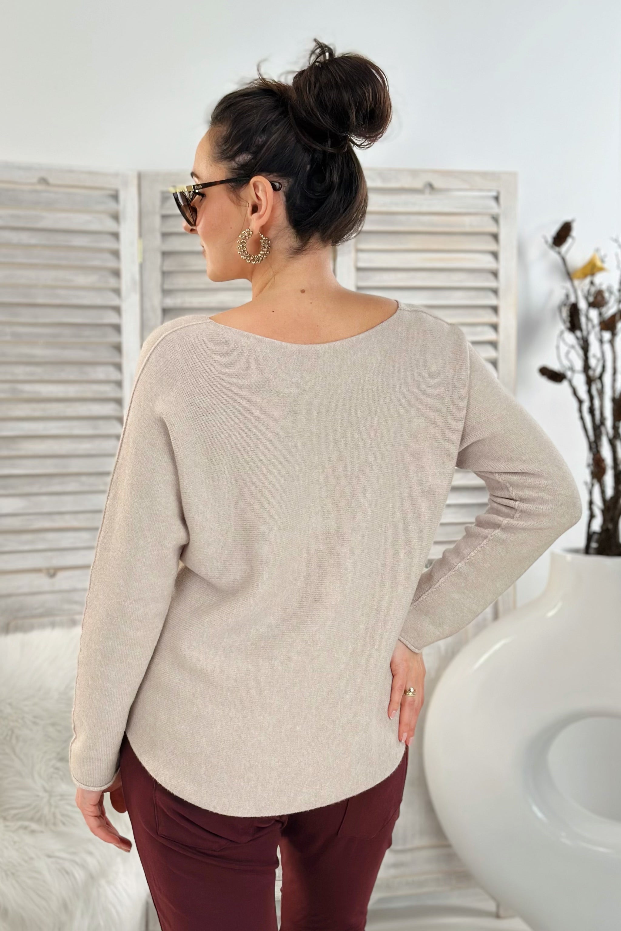 Leichter Strickpulli quergestrickt, beige