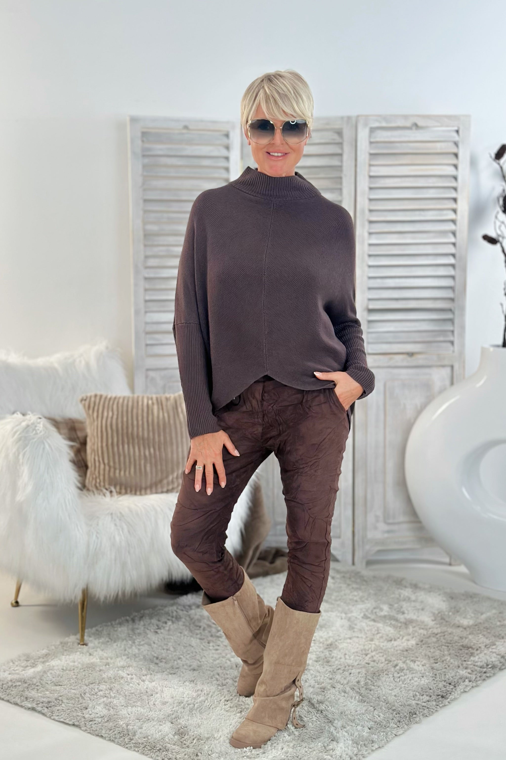 Weiter Pulli mit schmalen Ärmeln, braun