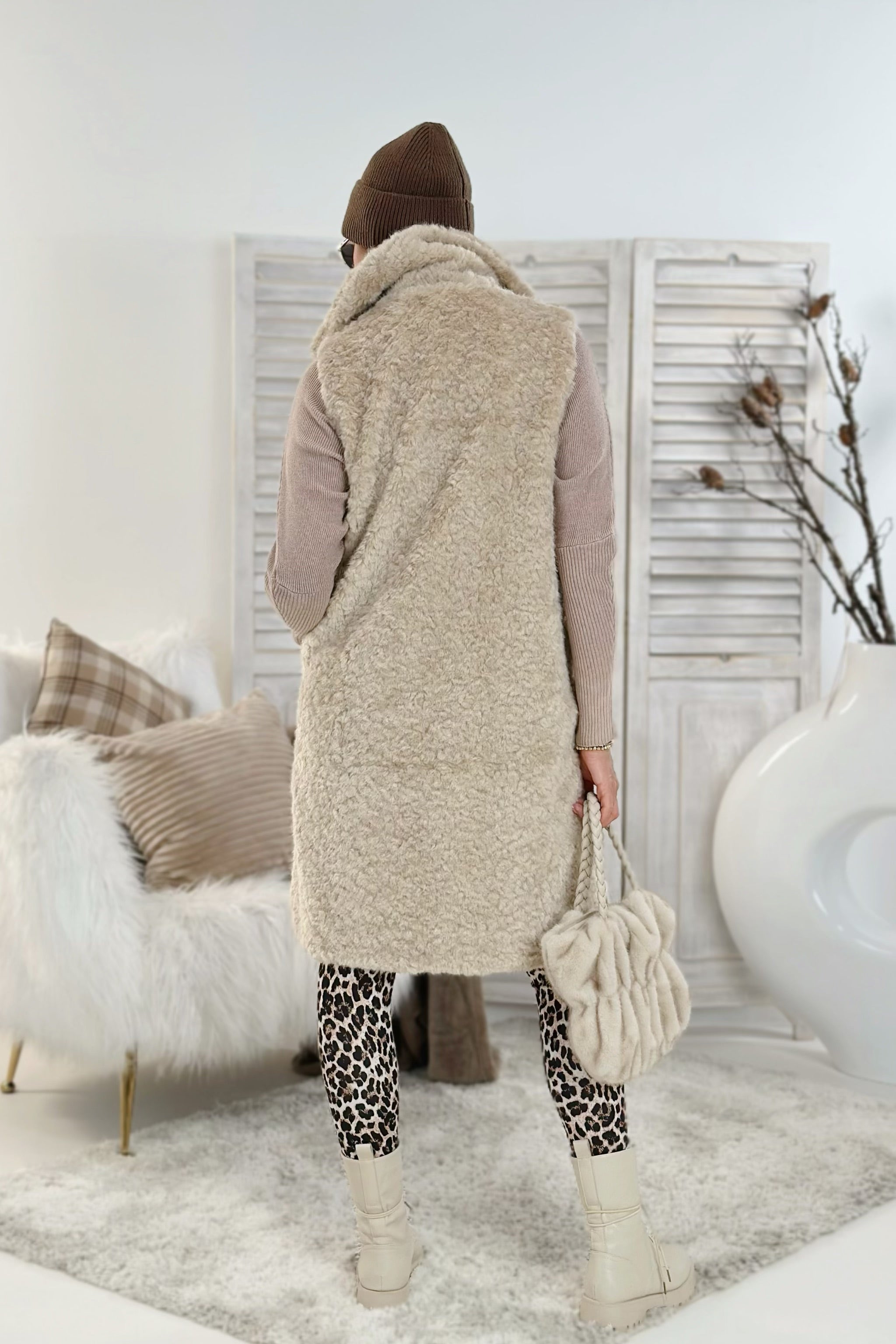 lange flauschige Weste, beige