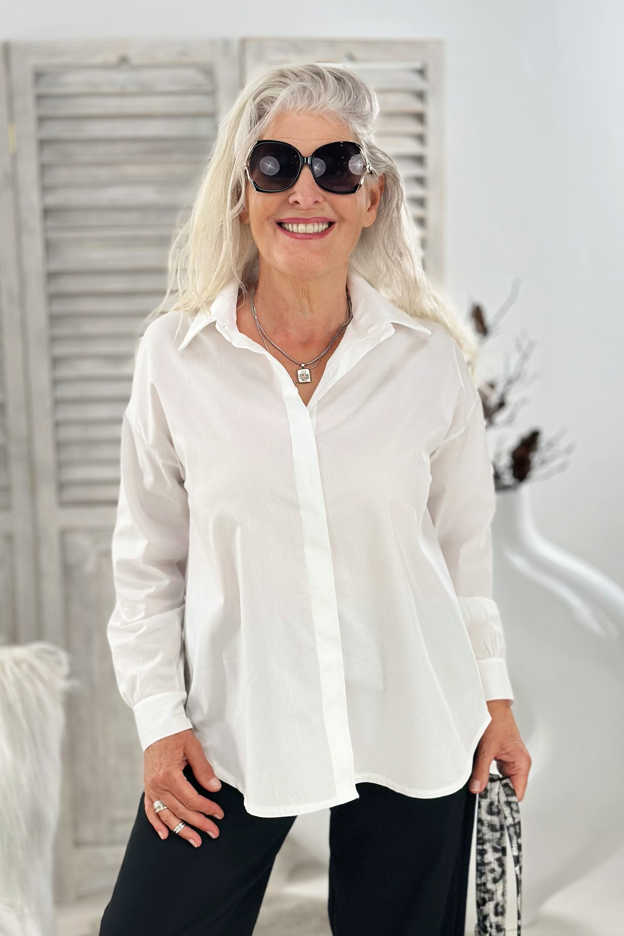 Bluse mit verdeckter Knopfleiste, weiß