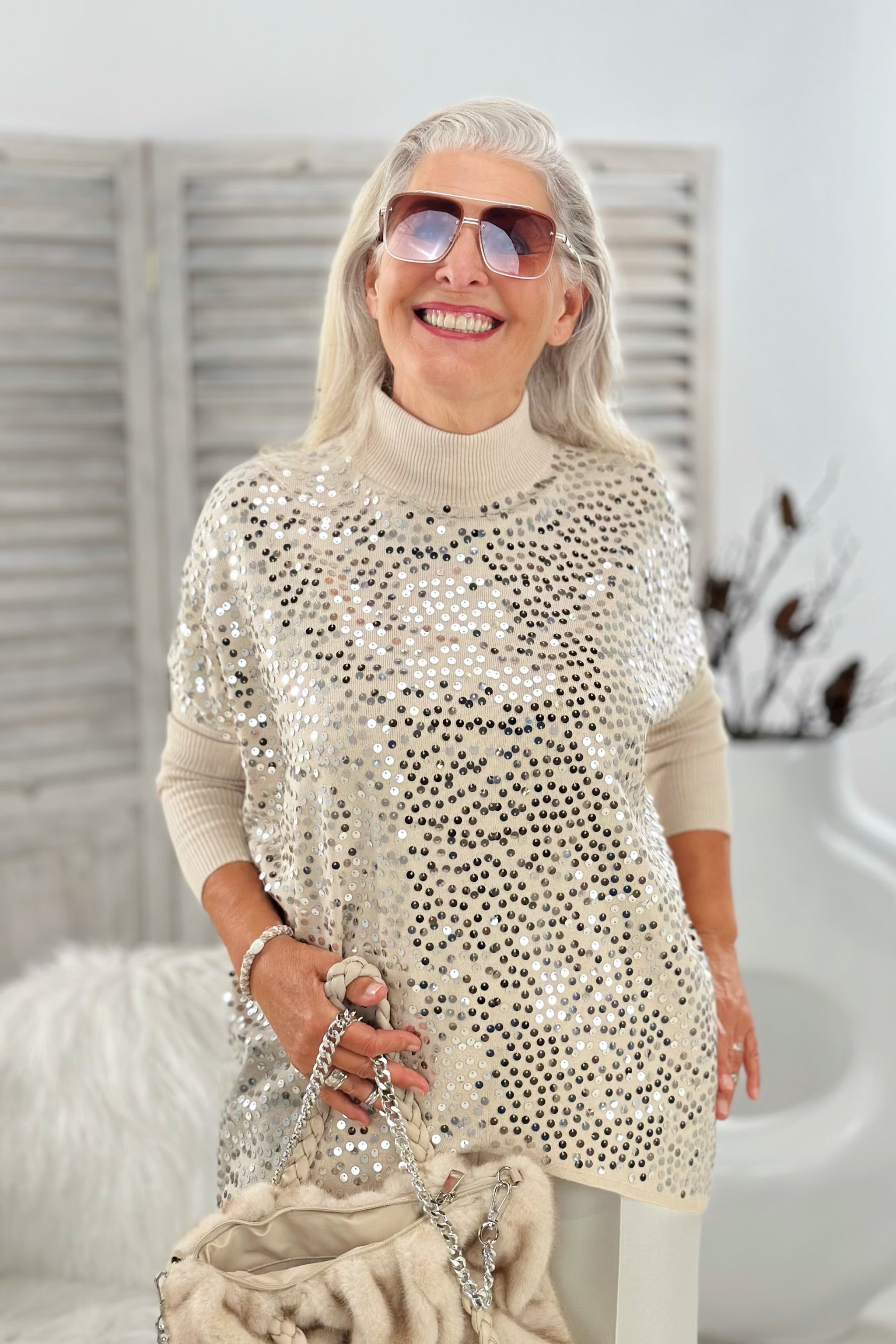 Strickpulli mit Pailletten und Turtleneck, beige-silber