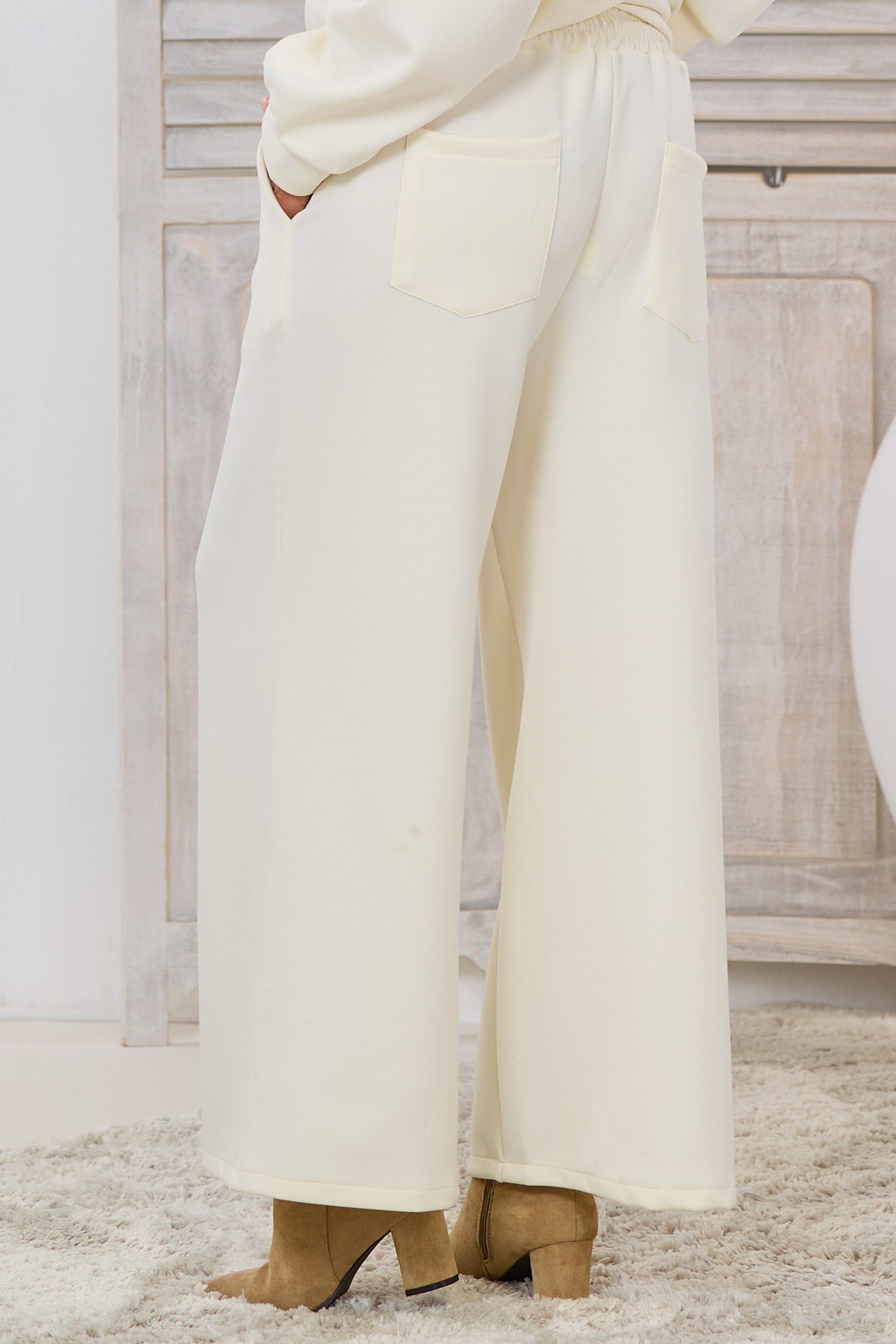 Cozy Hose mit Biese, creme