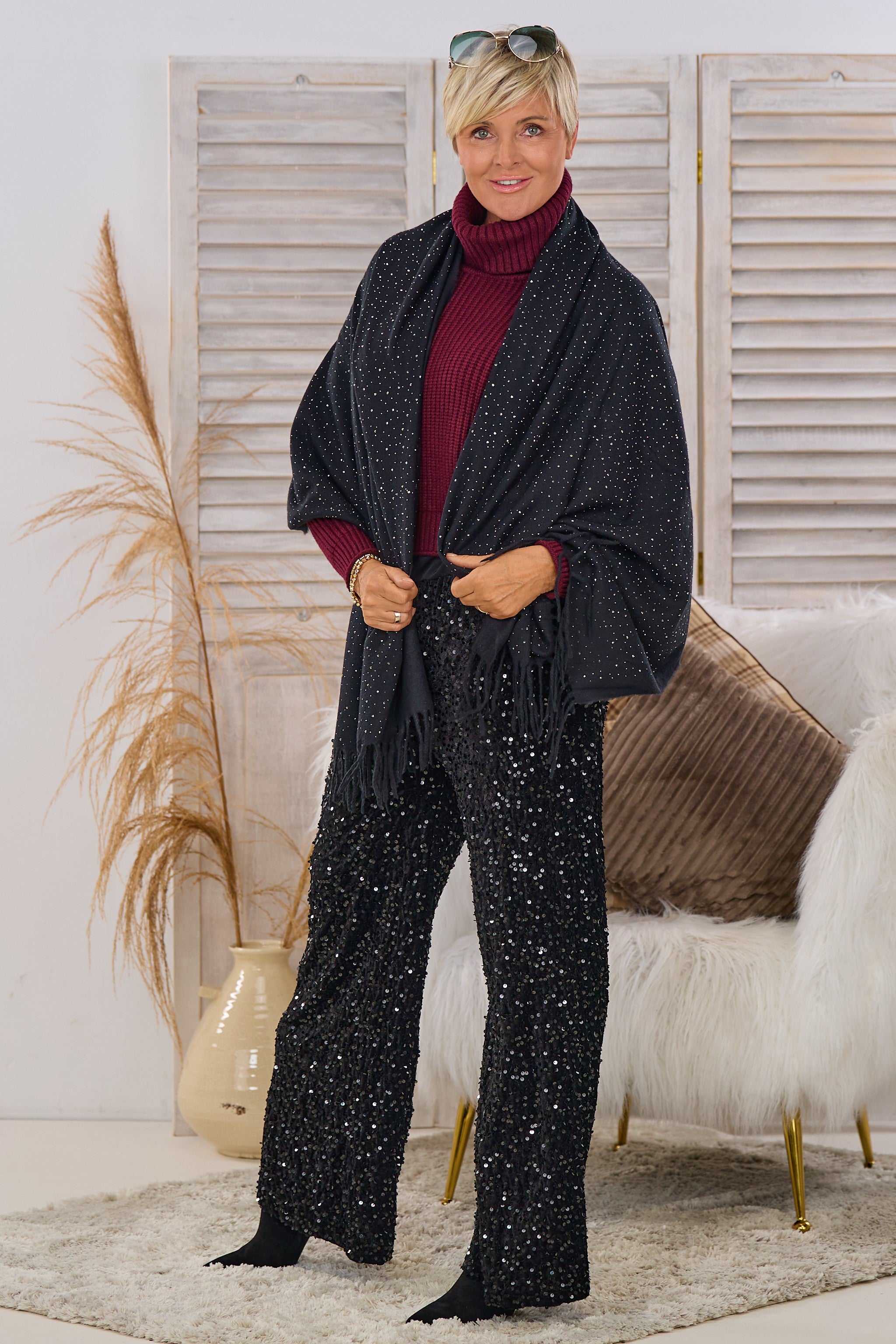 Samthose mit Pailletten, schwarz