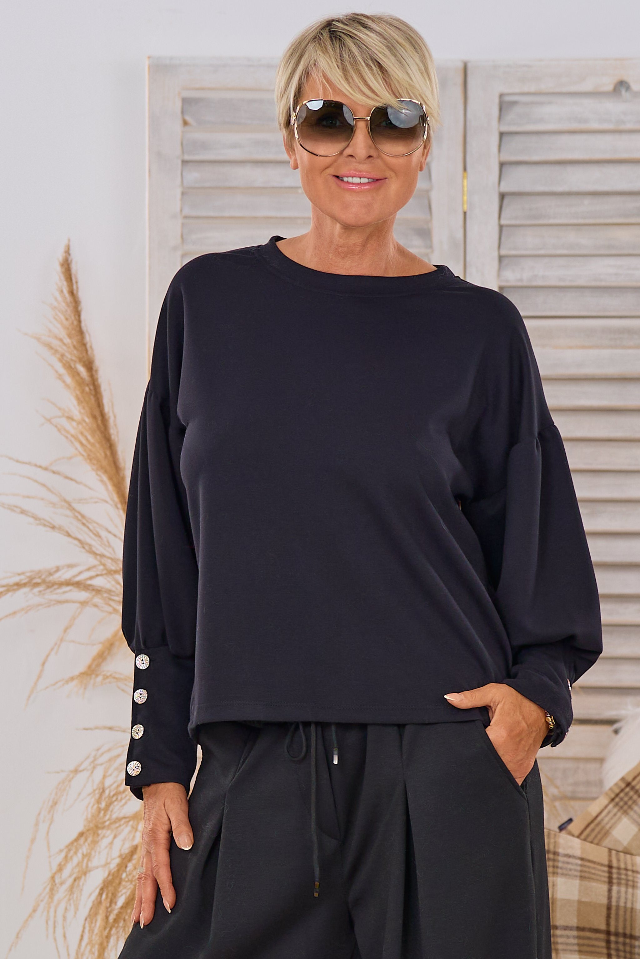 Cozy Shirt mit weiten Ärmeln, schwarz