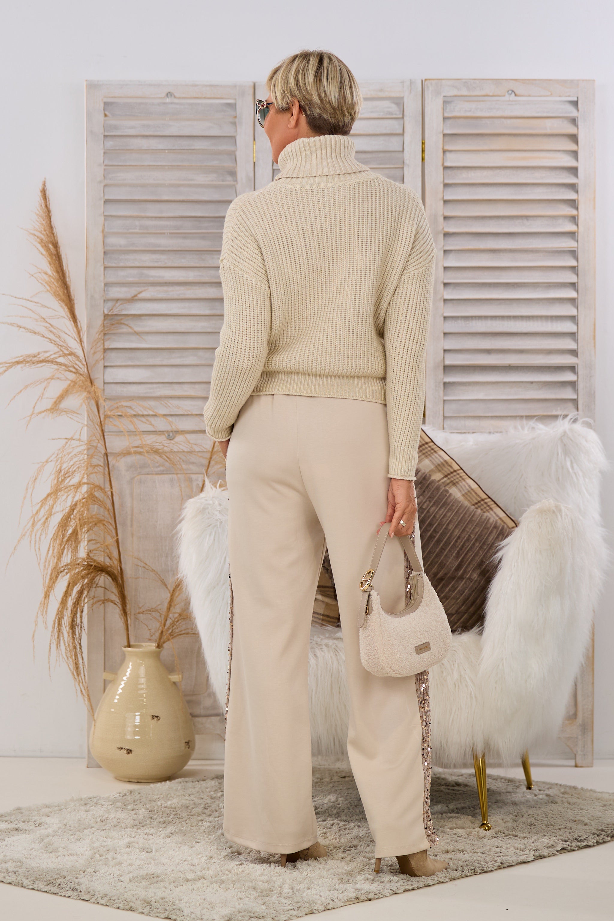 Cozy Hose mit seitlichen Glitzerstreifen, beige