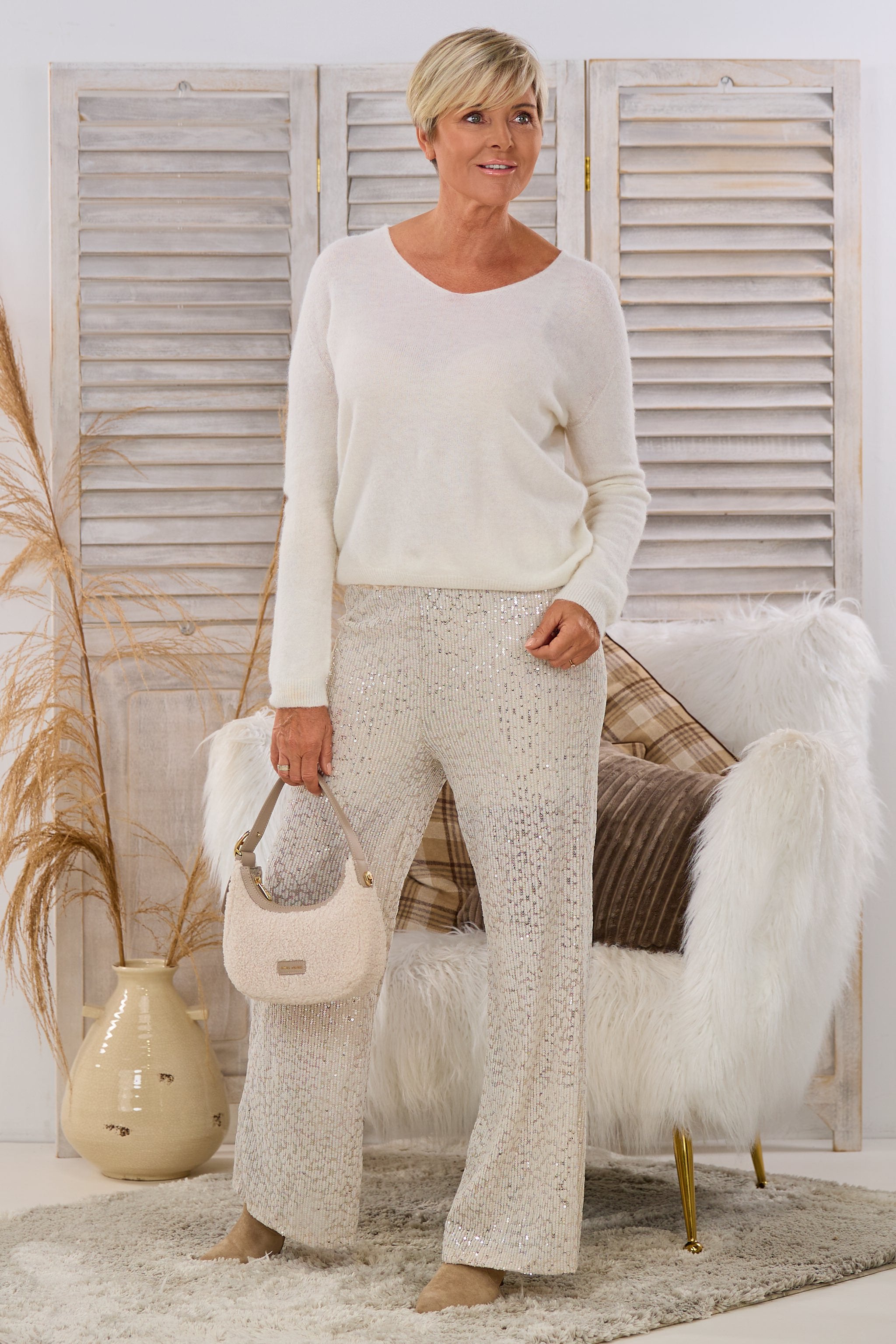 Strickpulli mit V-Ausschnitt, creme