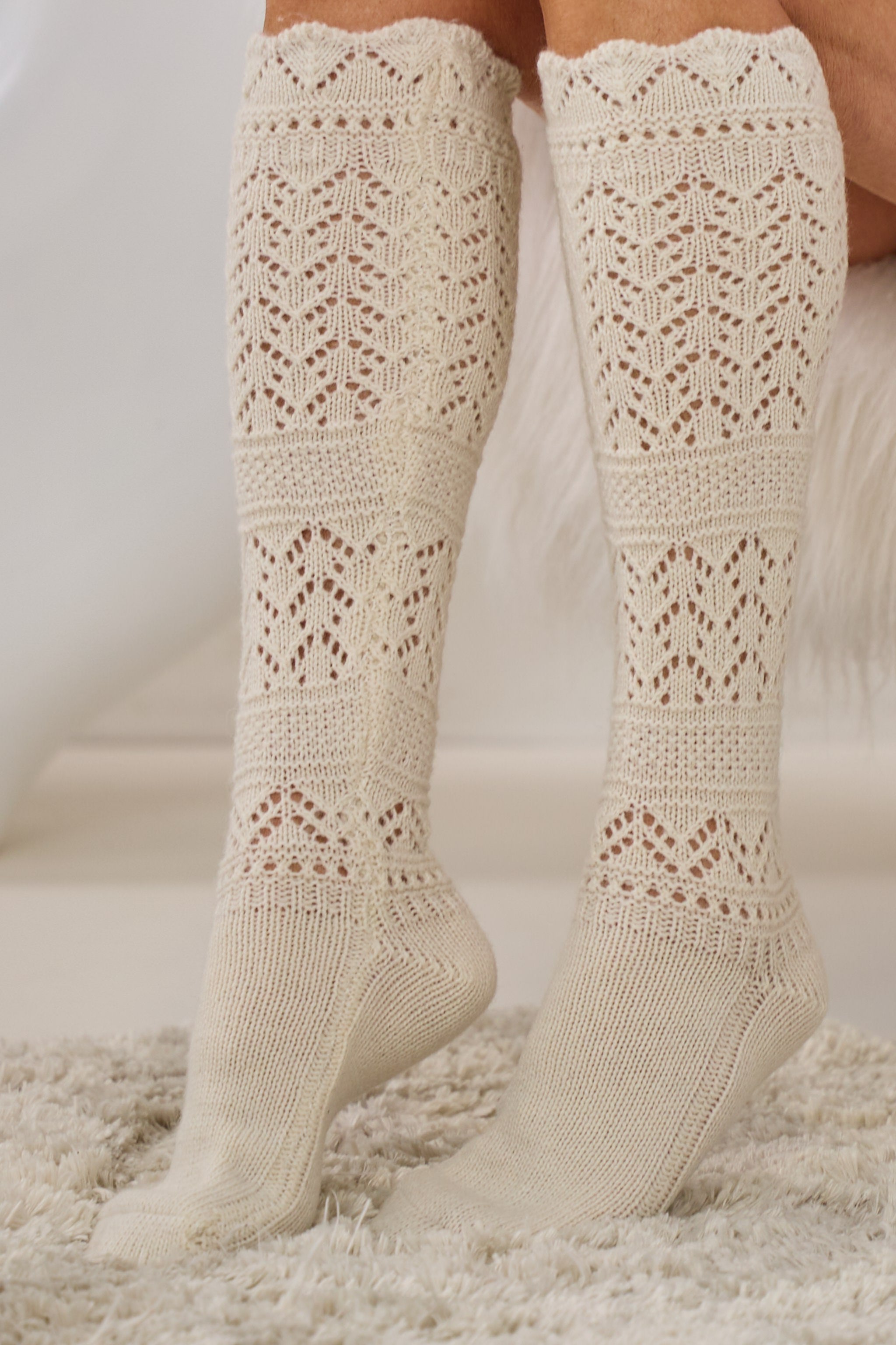 Kniestrümpfe mit Lochstrickmuster, creme