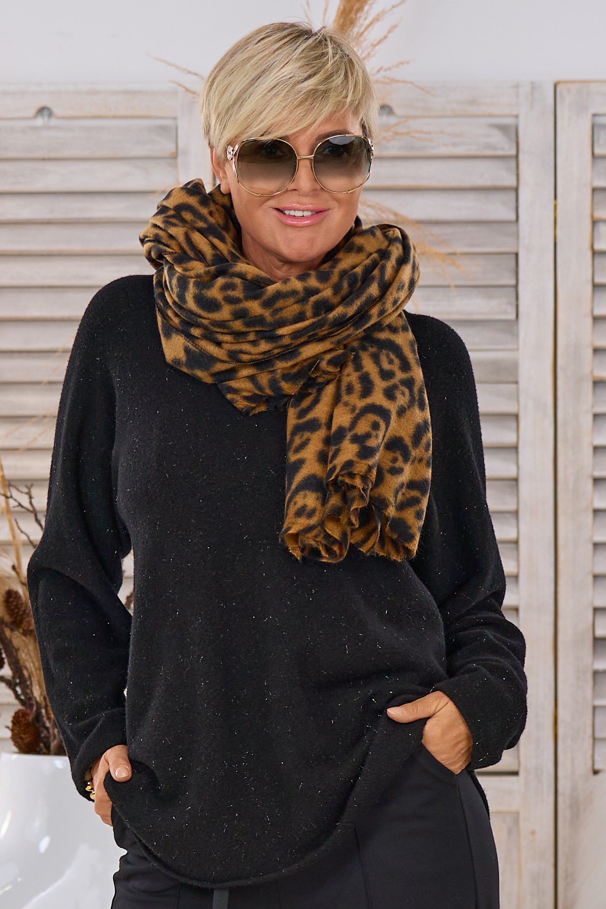 Schal im Leo-Design, leo