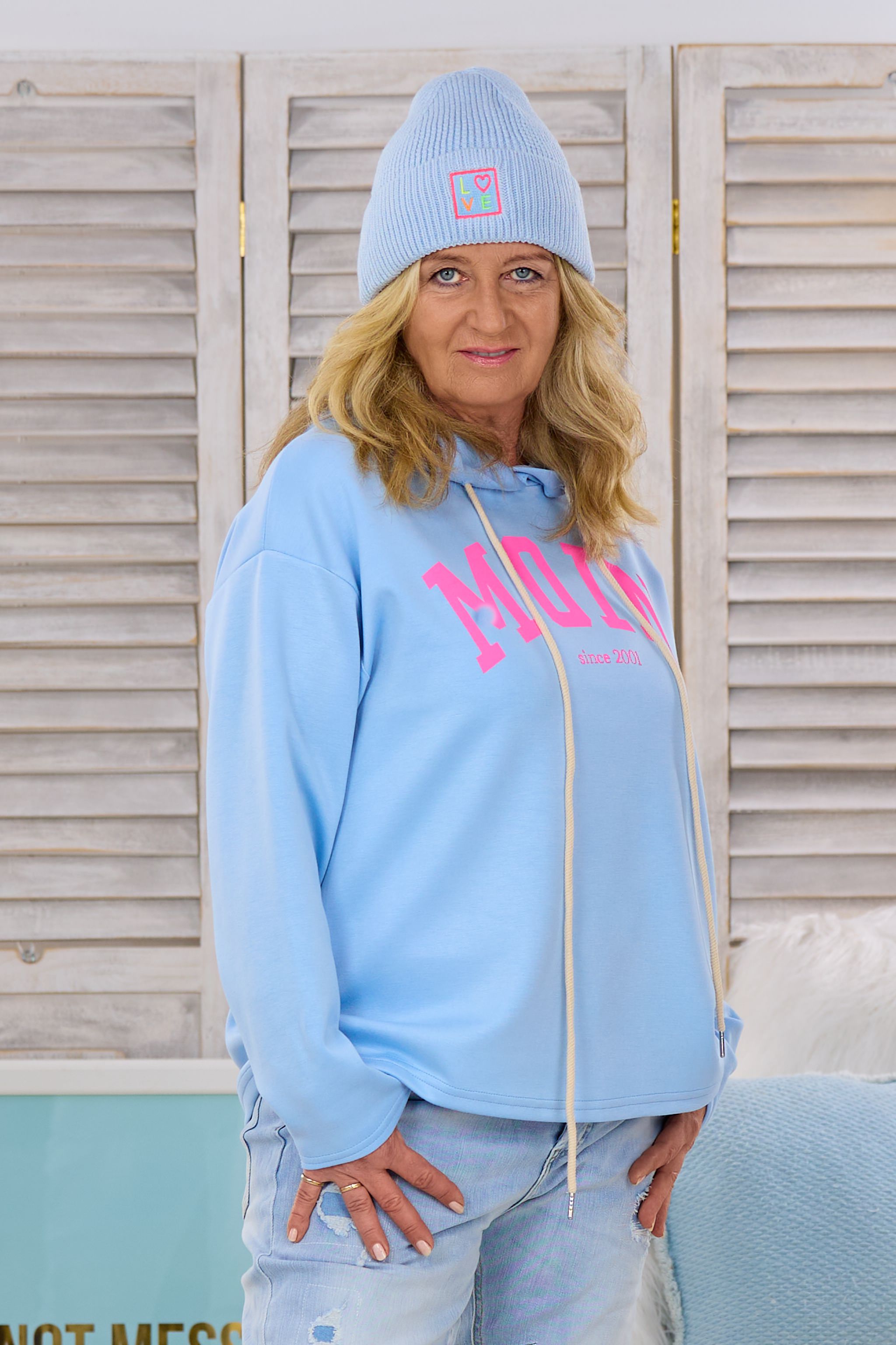 Cozy Hoodie MOIN, hellblau-neonpink