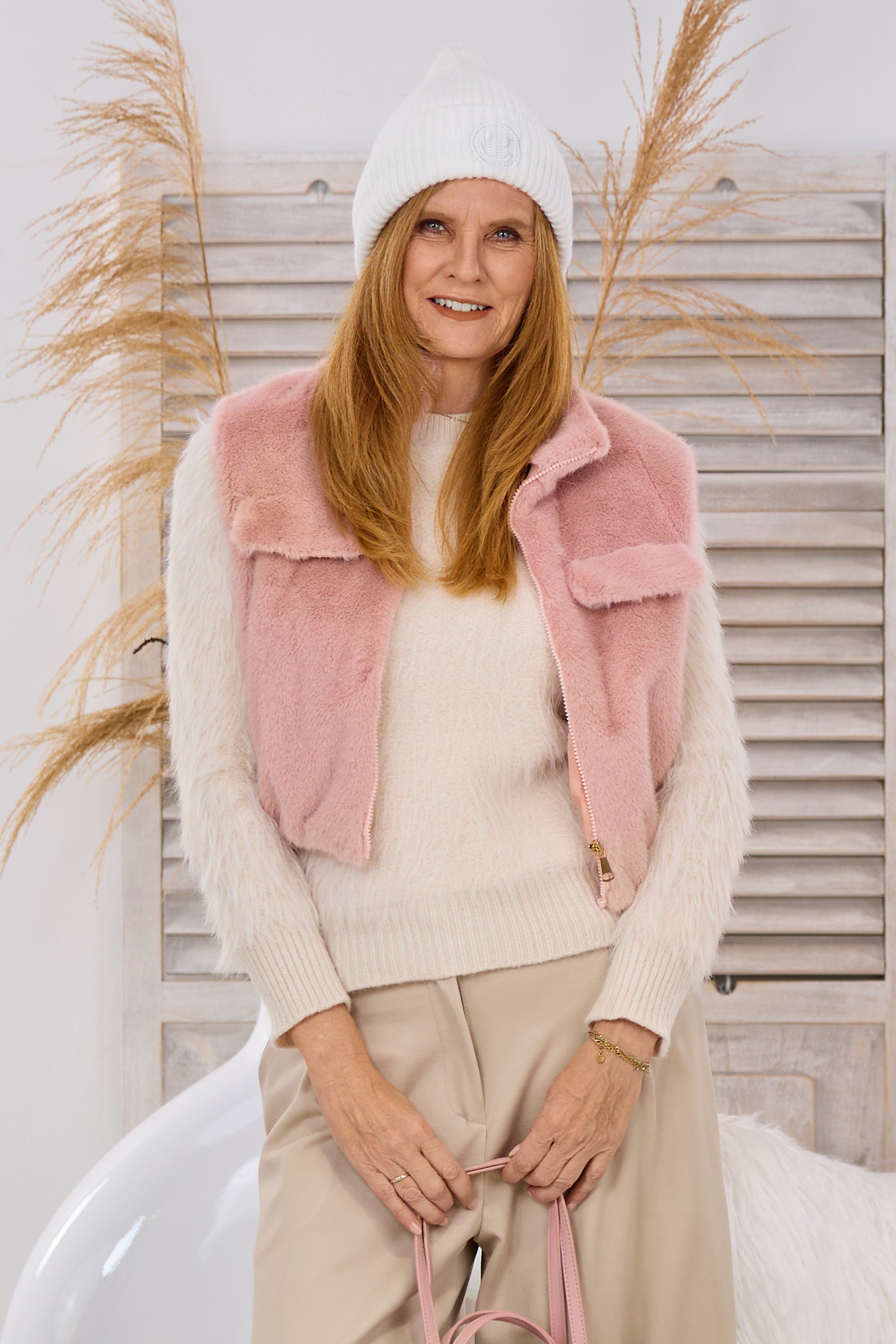 Kuschelige Fellweste mit Kragen, altrosa