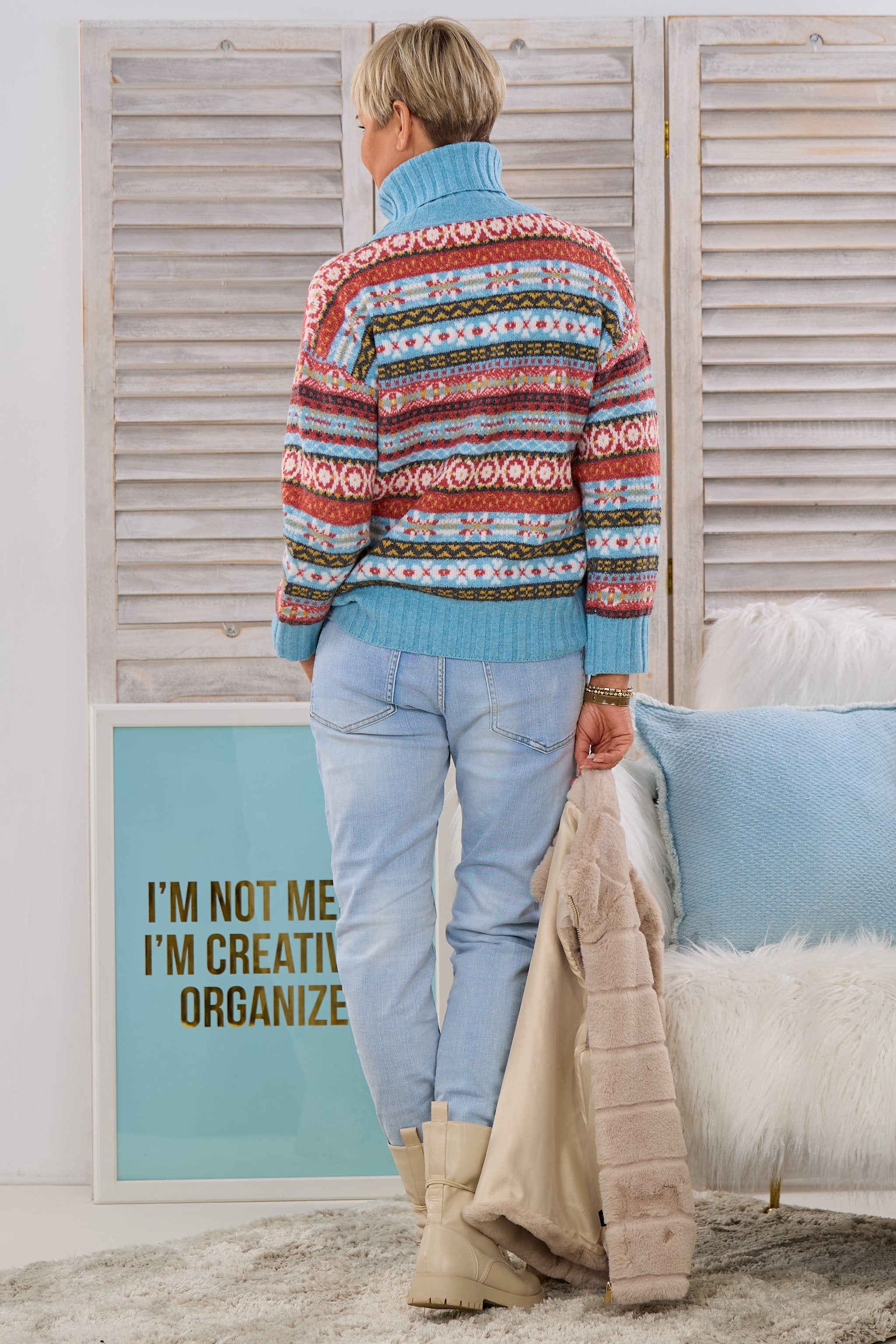 Rollkragenpullover mit Norweger-Muster, hellblau-rostrot