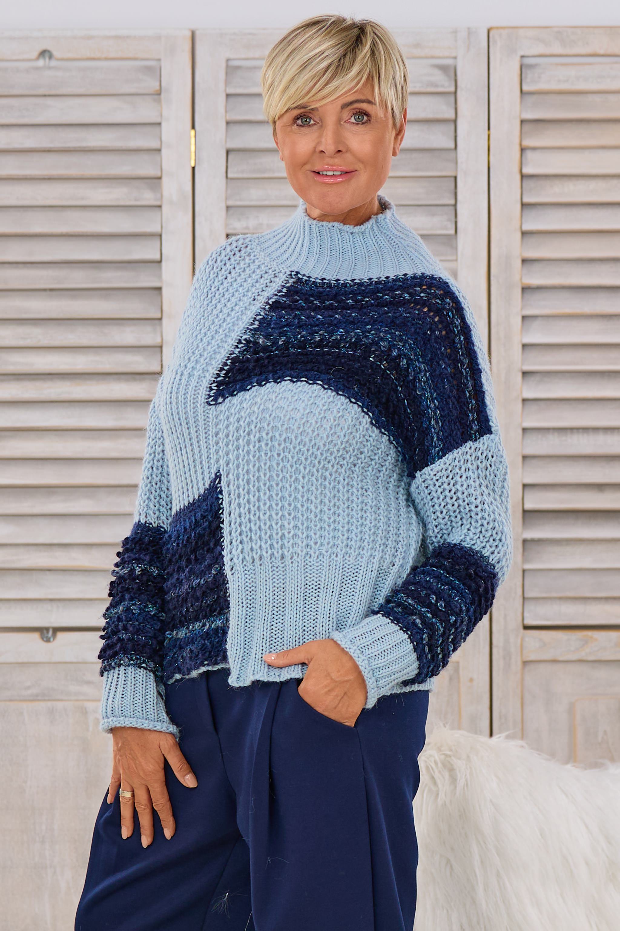 Strickpulli mit Bouclé und Patentmuster, hellblau-blau