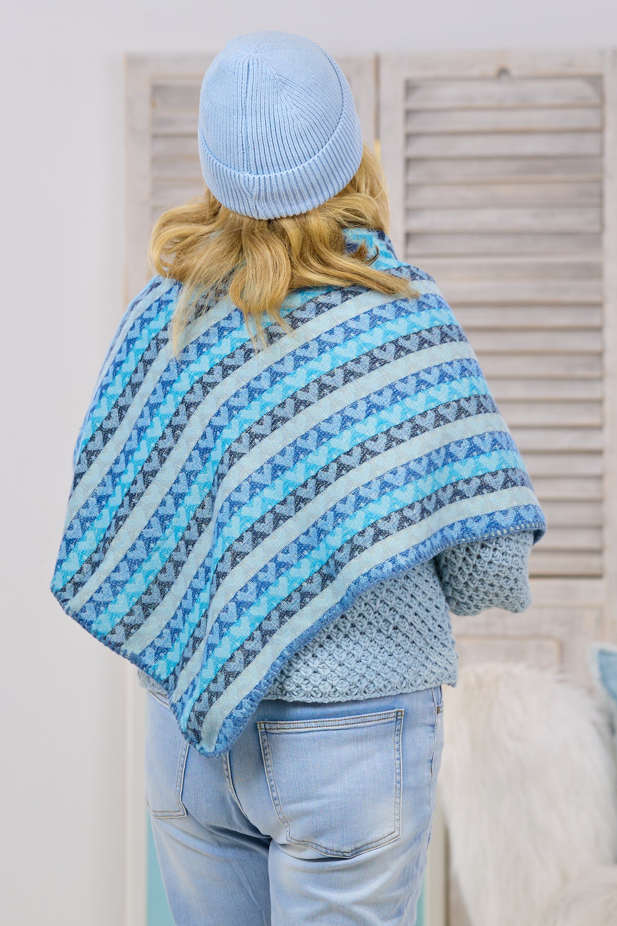 Dreiecksschal HEARTS, hellblau-blau