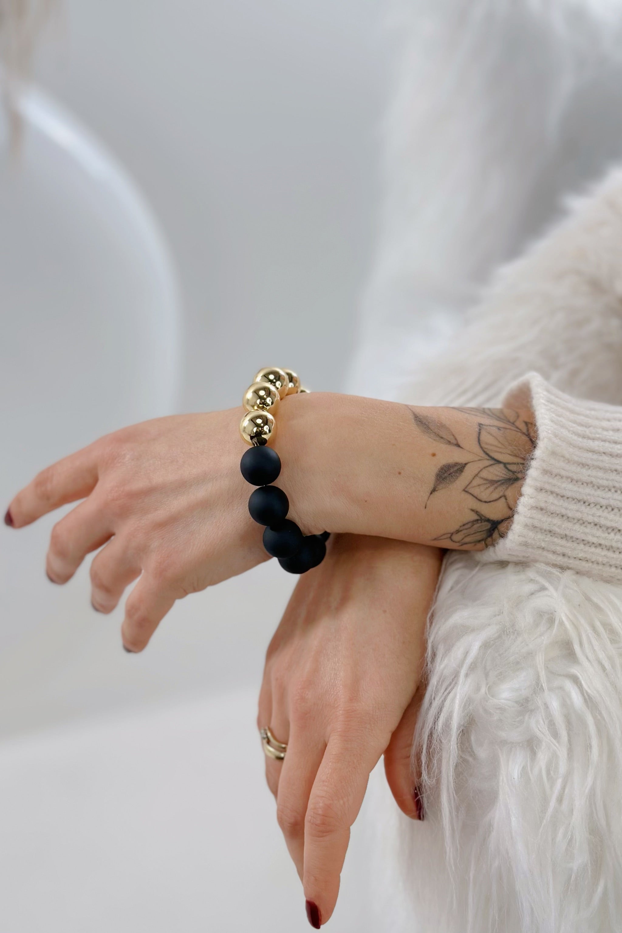 Bi-Color Perlenarmband, matt, schwarz-gold