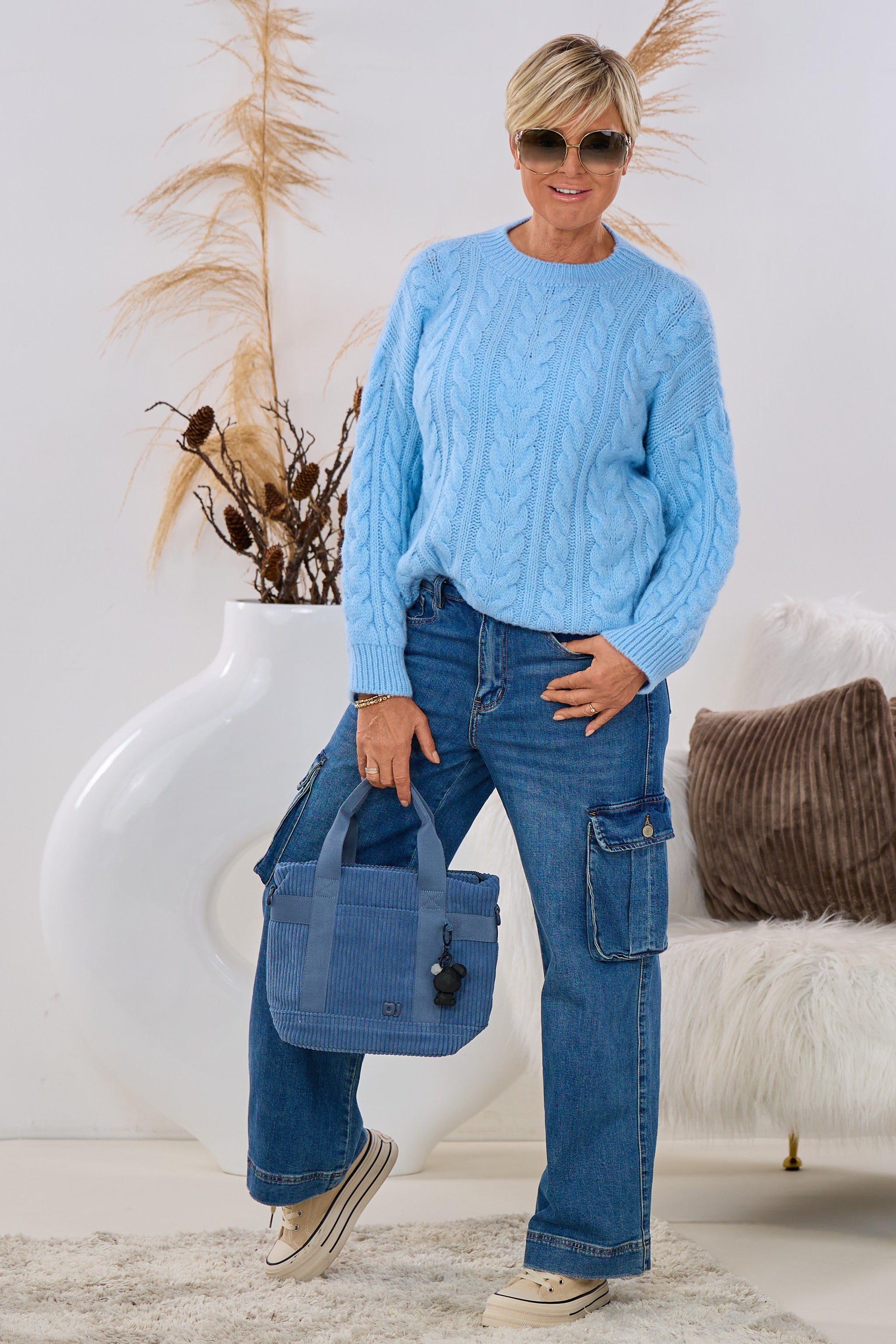 Strickpulli mit Zopfmuster, hellblau