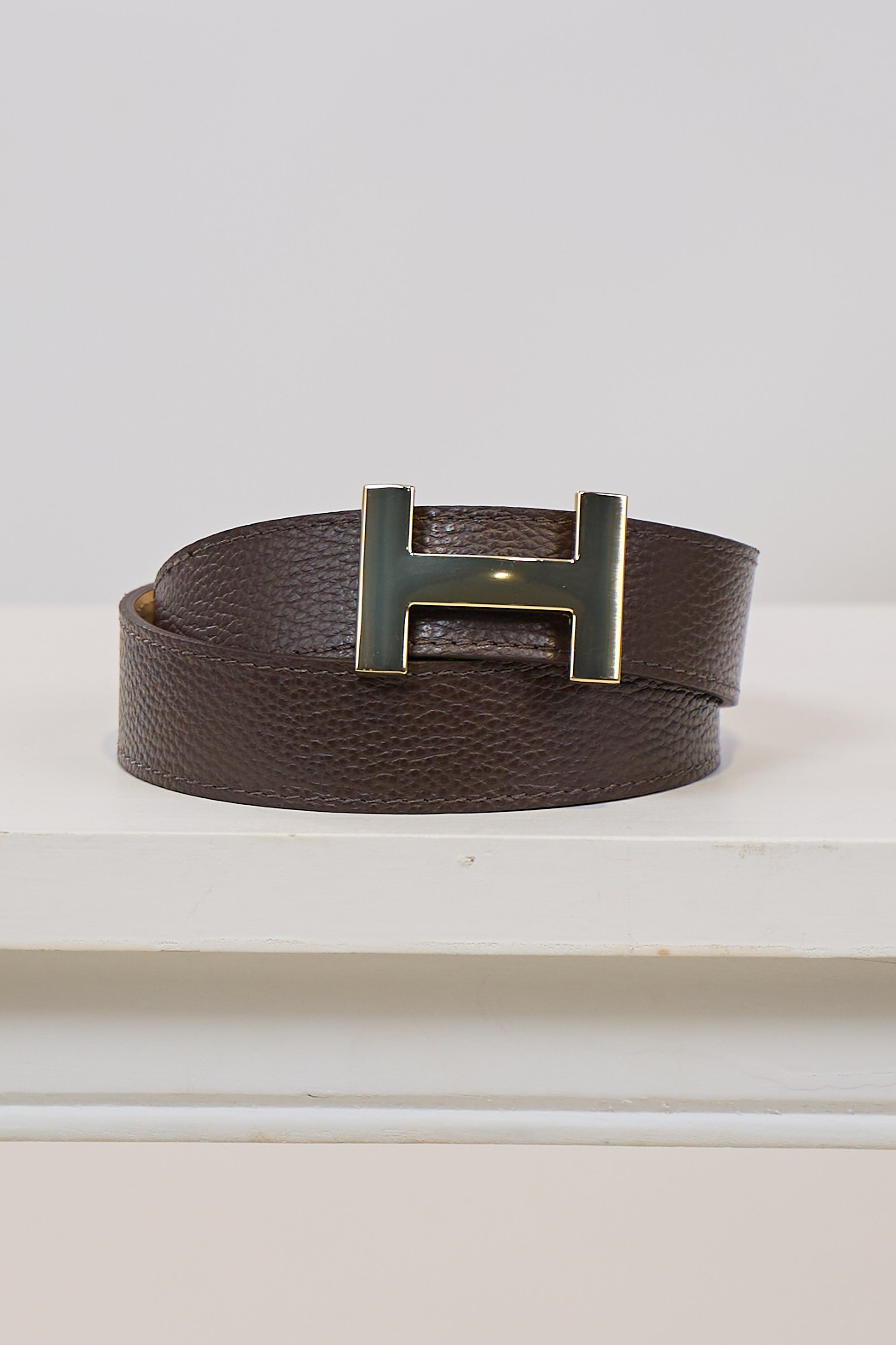 Ledergürtel mit goldfarbener Schnalle, braun