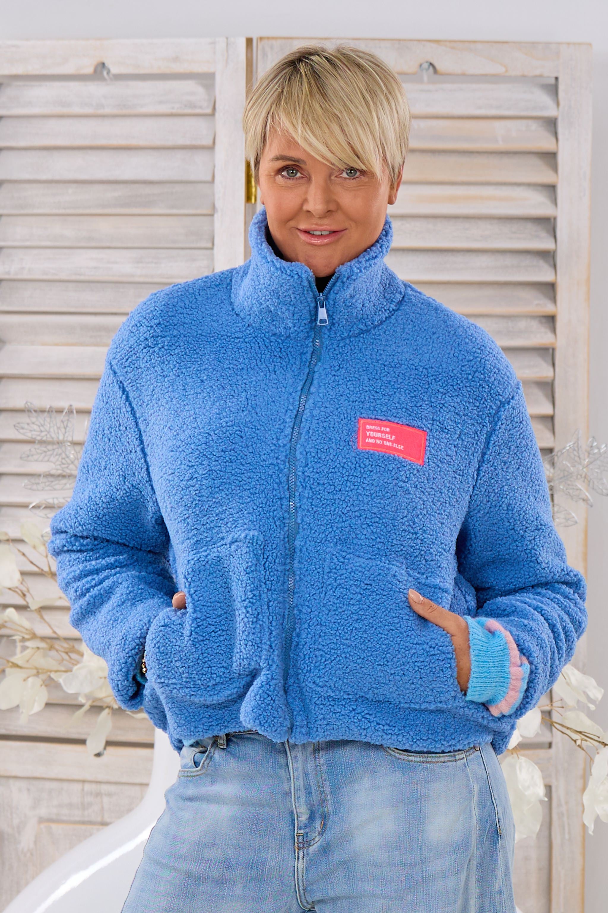 Stylische Teddyjacke mit Patch, blau