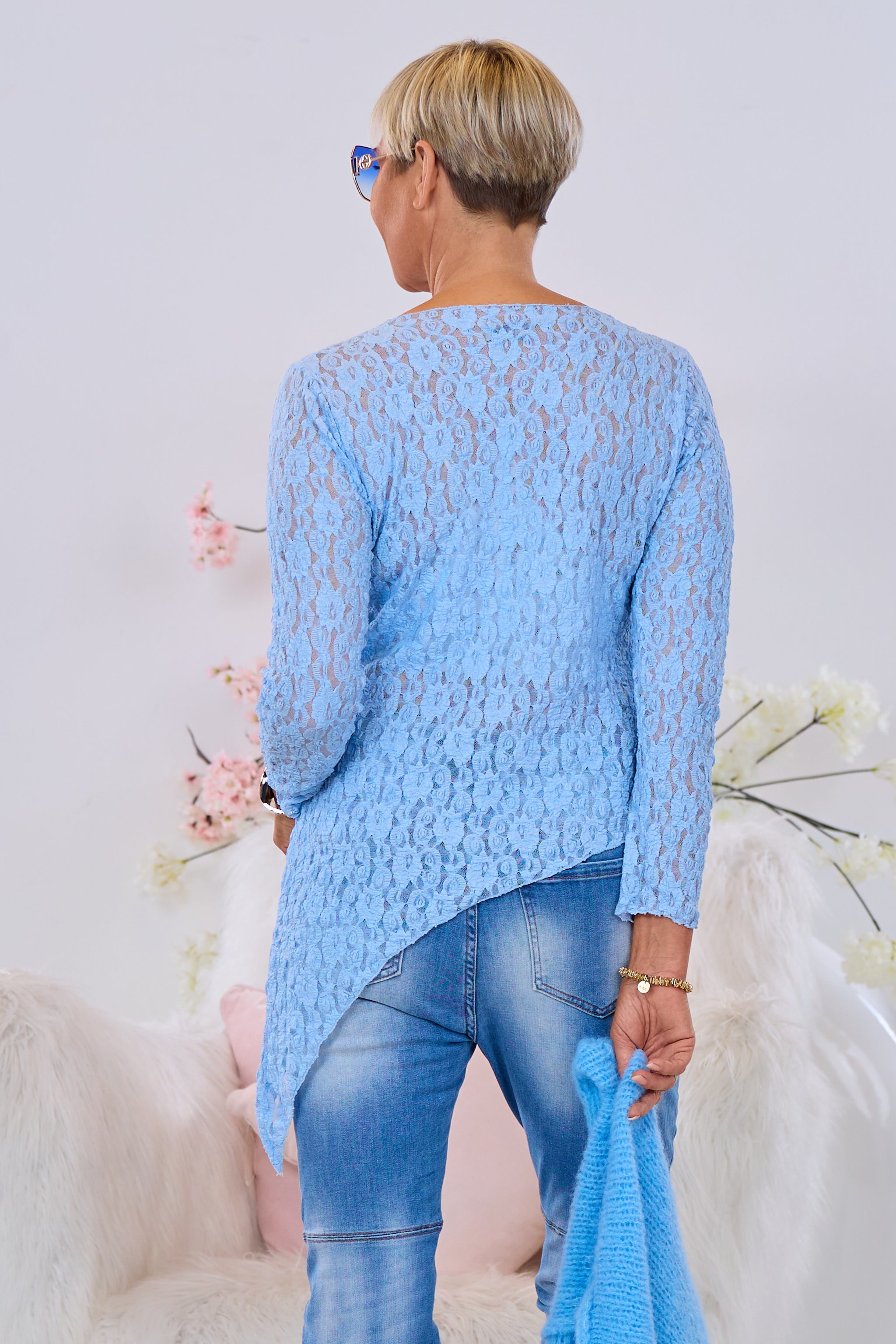 Asymmetrisches Spitzen-Langarmshirt, hellblau