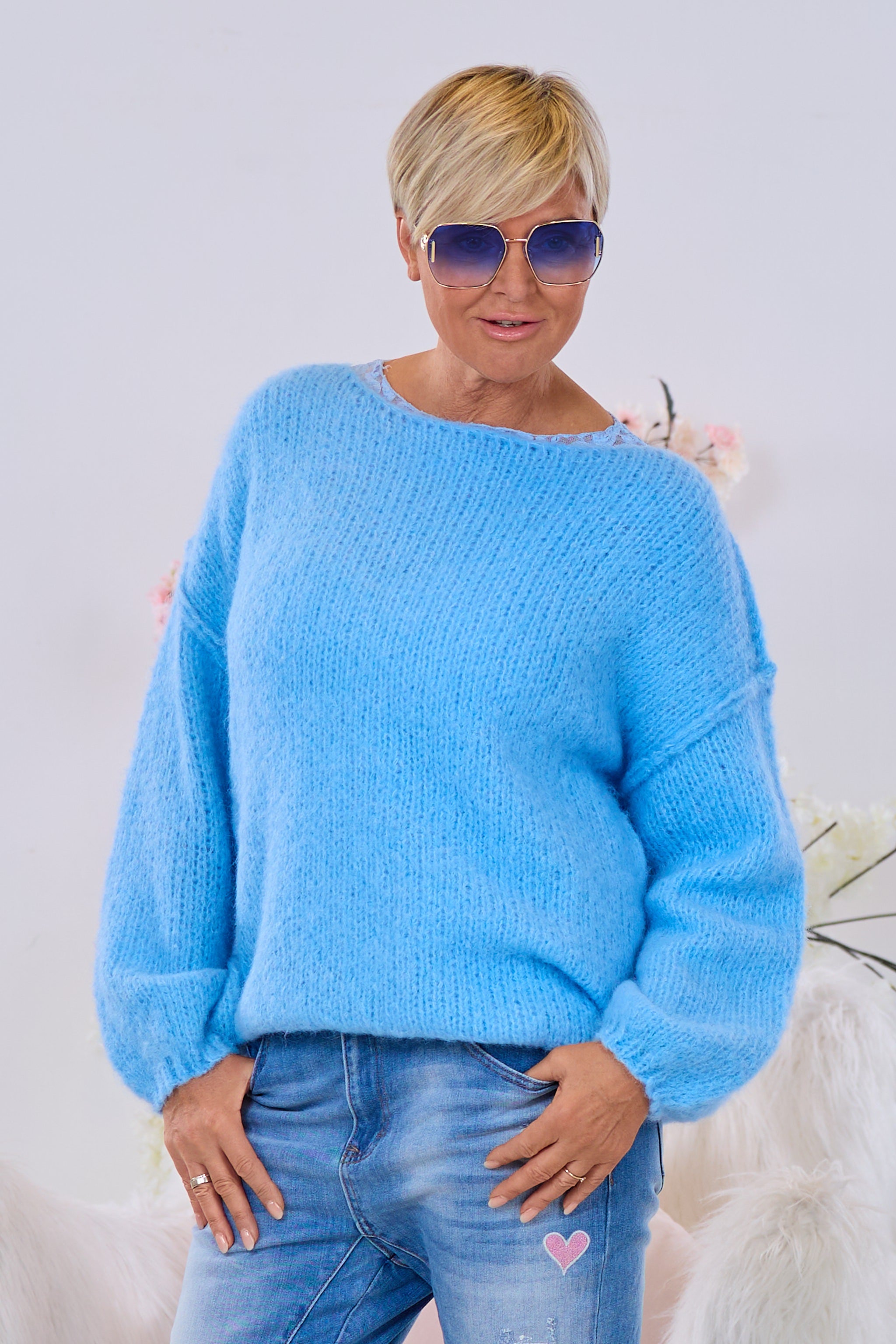 Grobstrick Pullover mit außenliegenden Nähten, hellblau