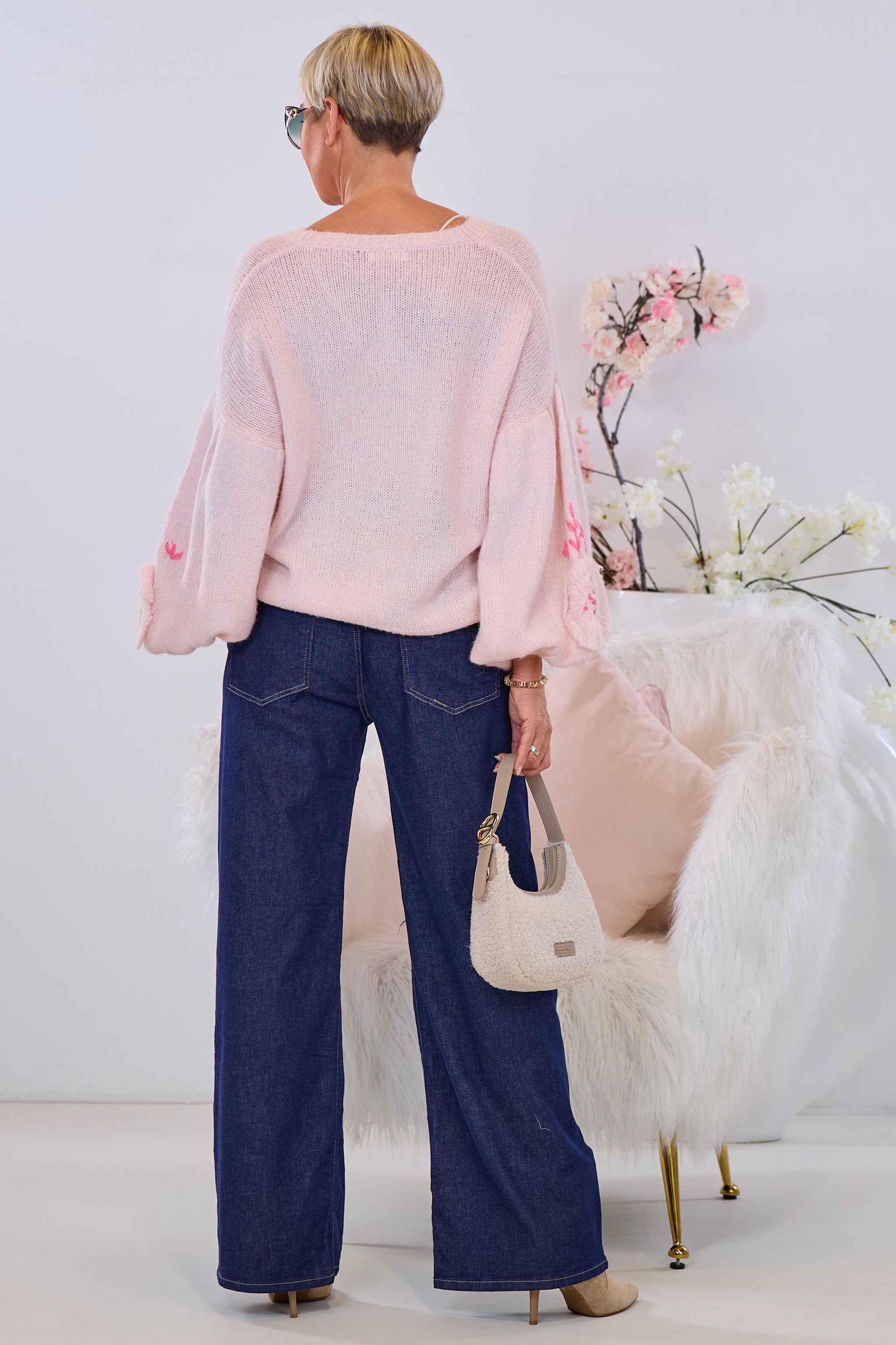 Strickpulli mit Blumen Applikationen, rosa