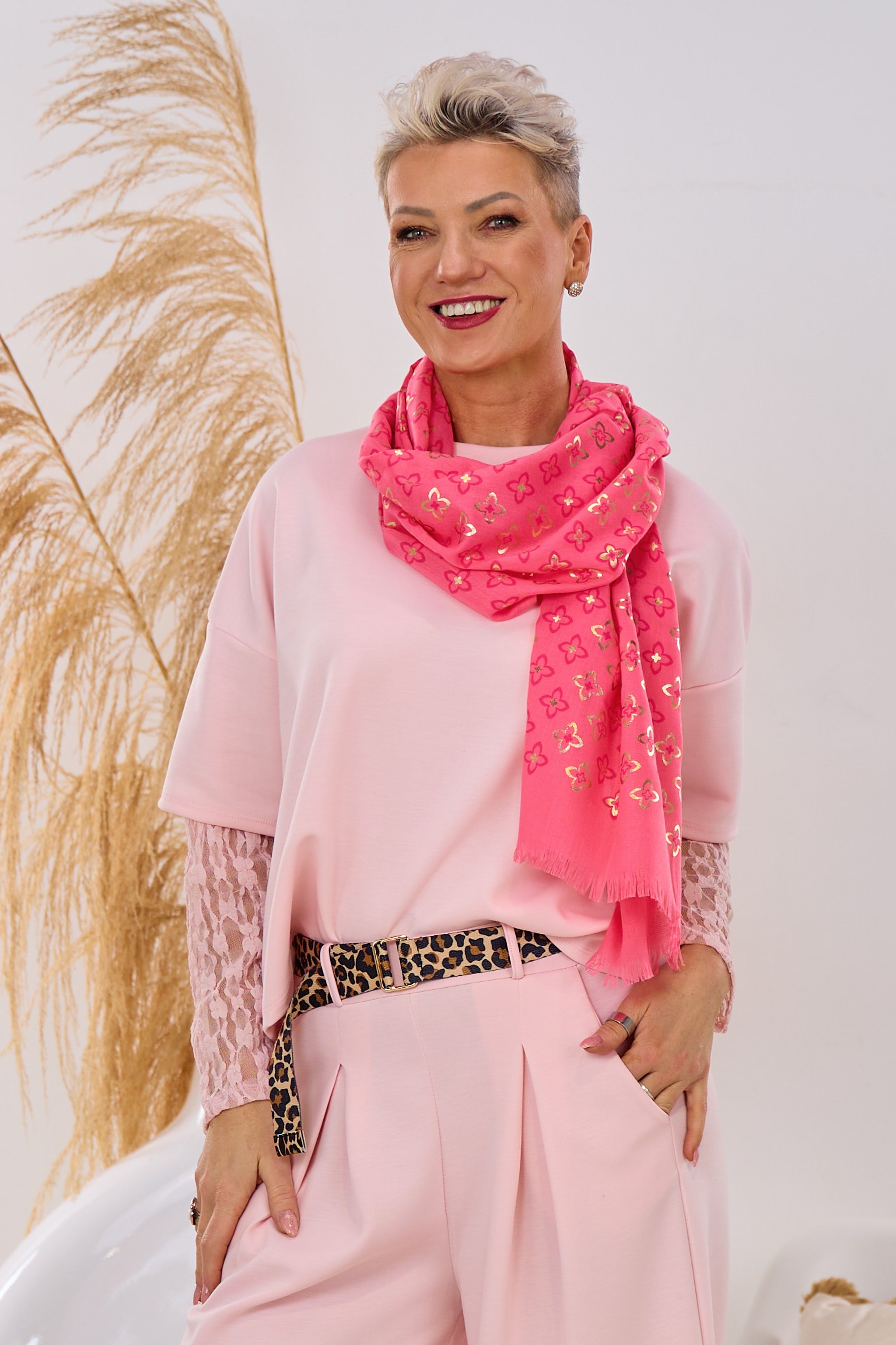 feiner Schal mit Blüten, pink-gold