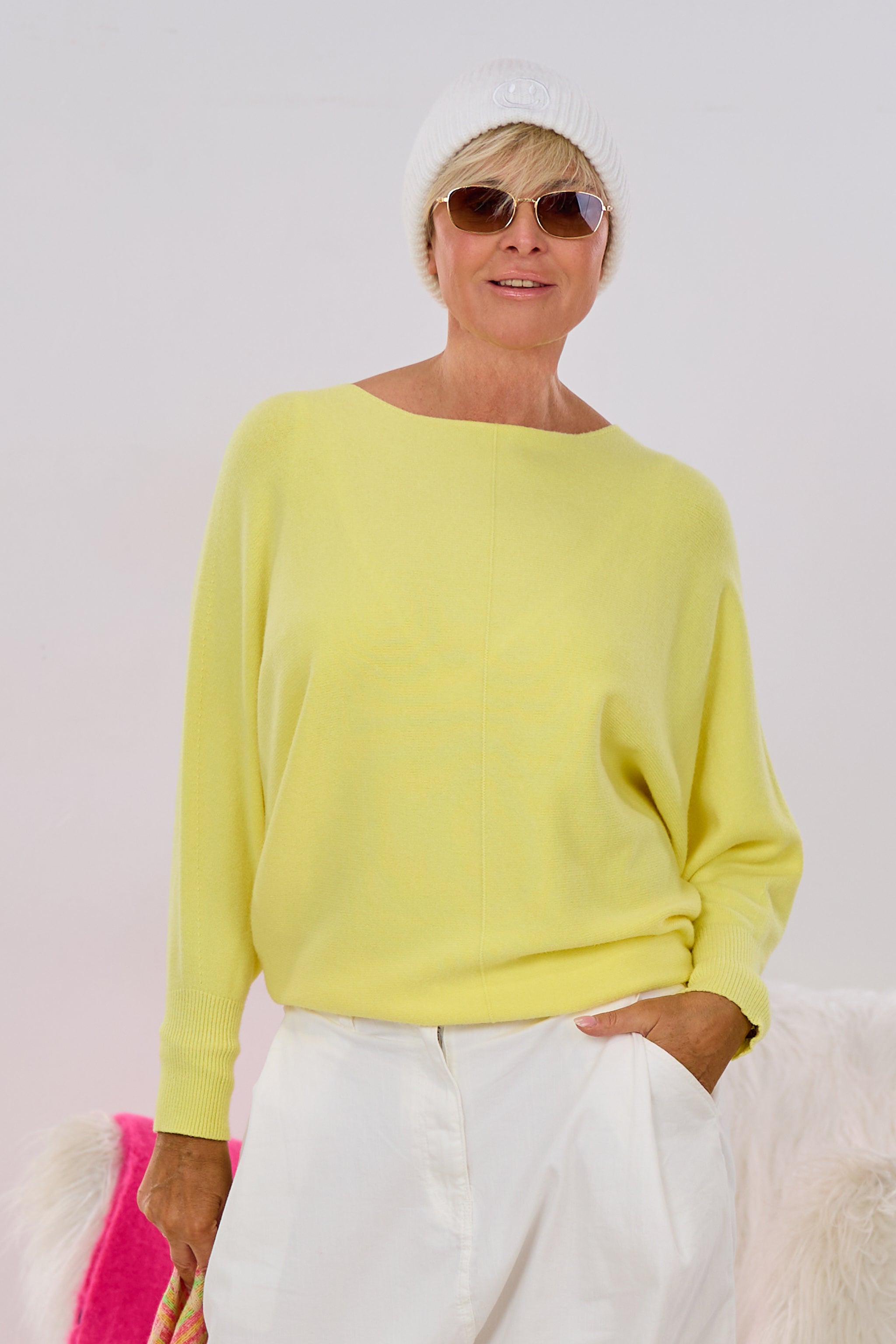 Feinstrickpulli mit Fledermausärmeln, gelb