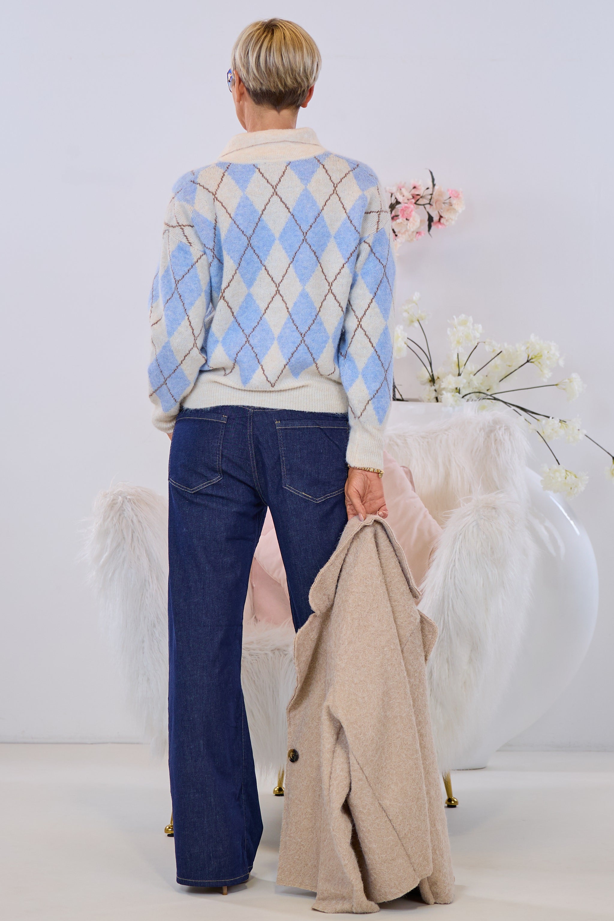 Strickpulli mit Rautenmuster und Polokragen, hellblau-beige