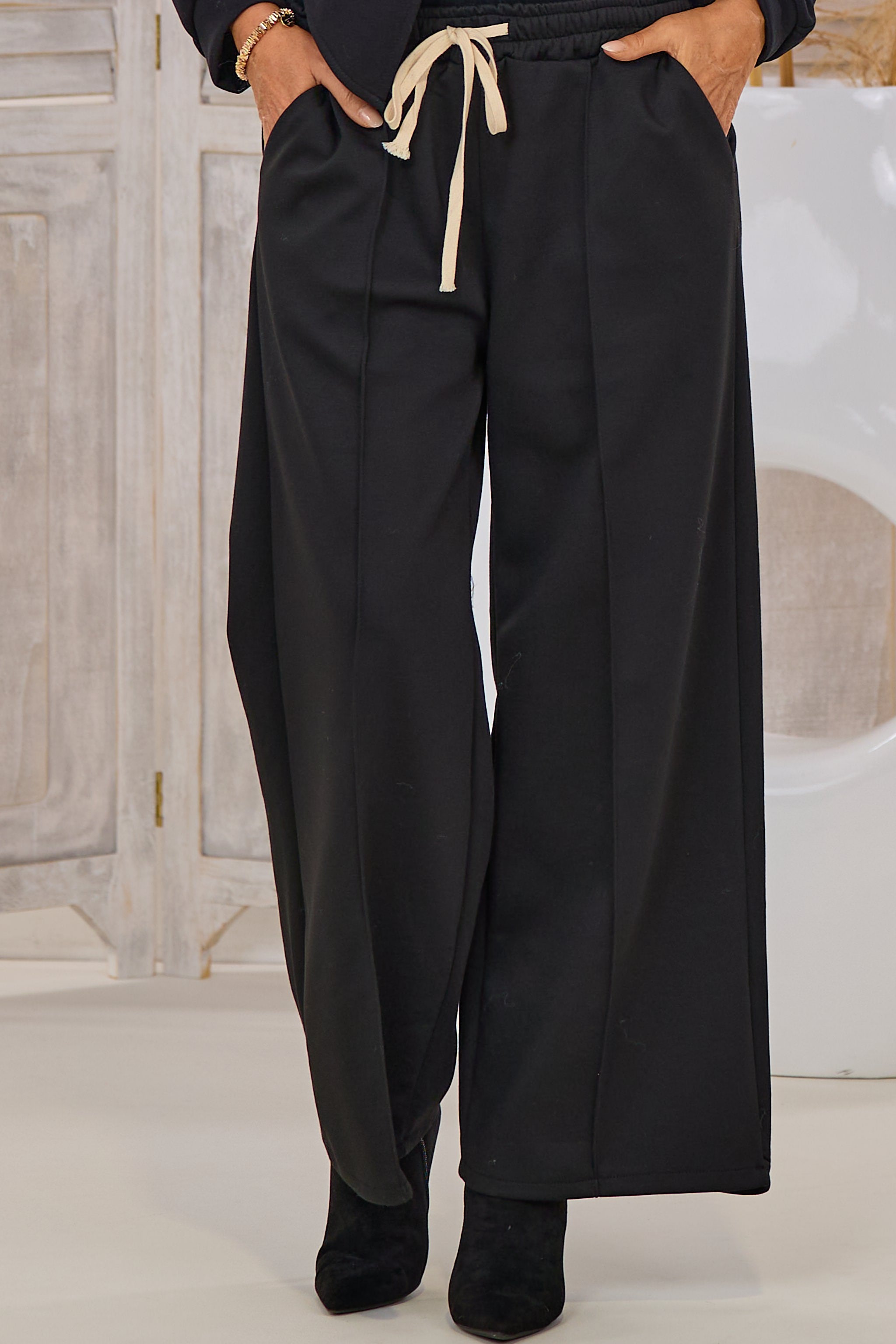 Cozy Hose mit Biese, schwarz