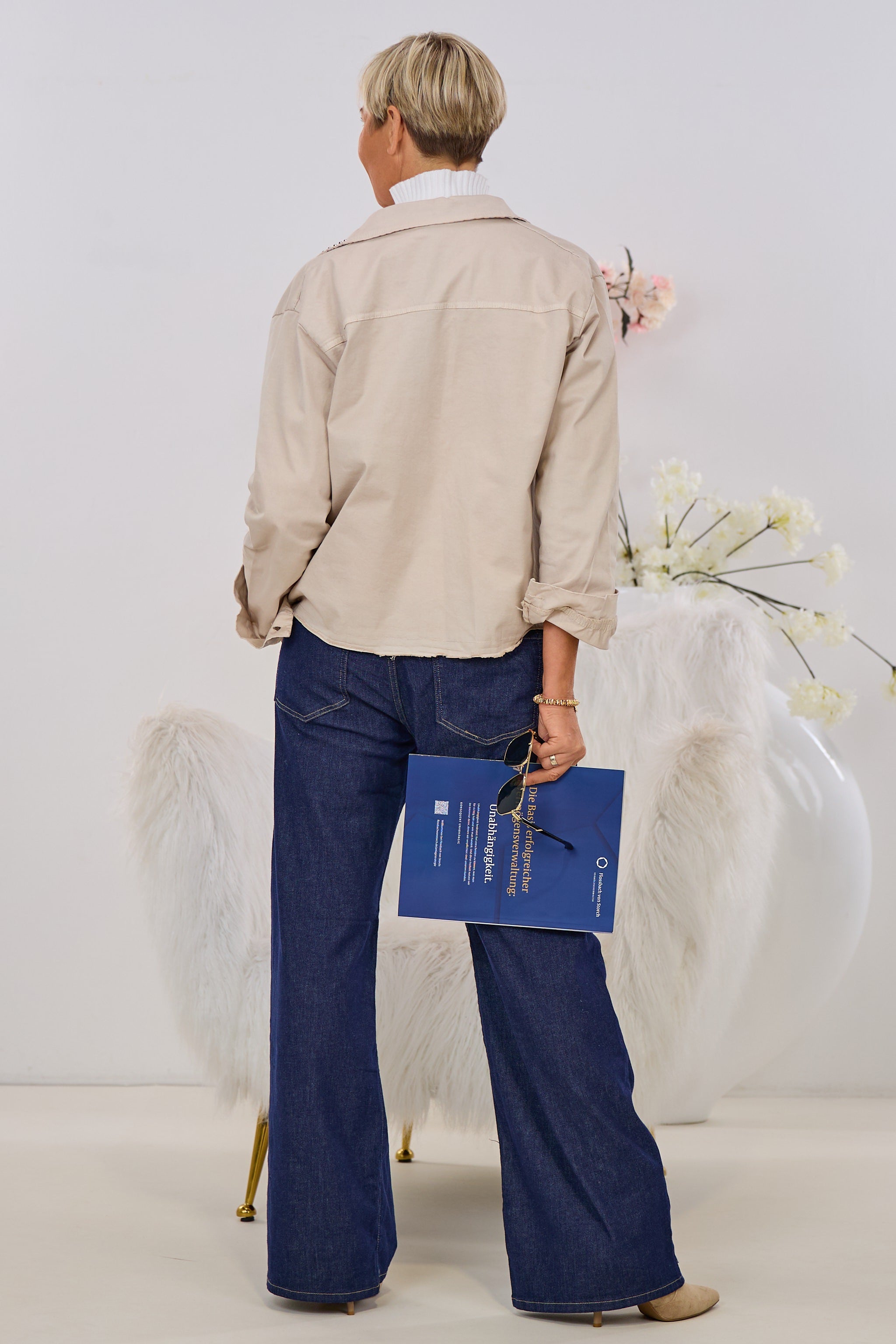 Hemdbluse mit Nieten, beige-silber