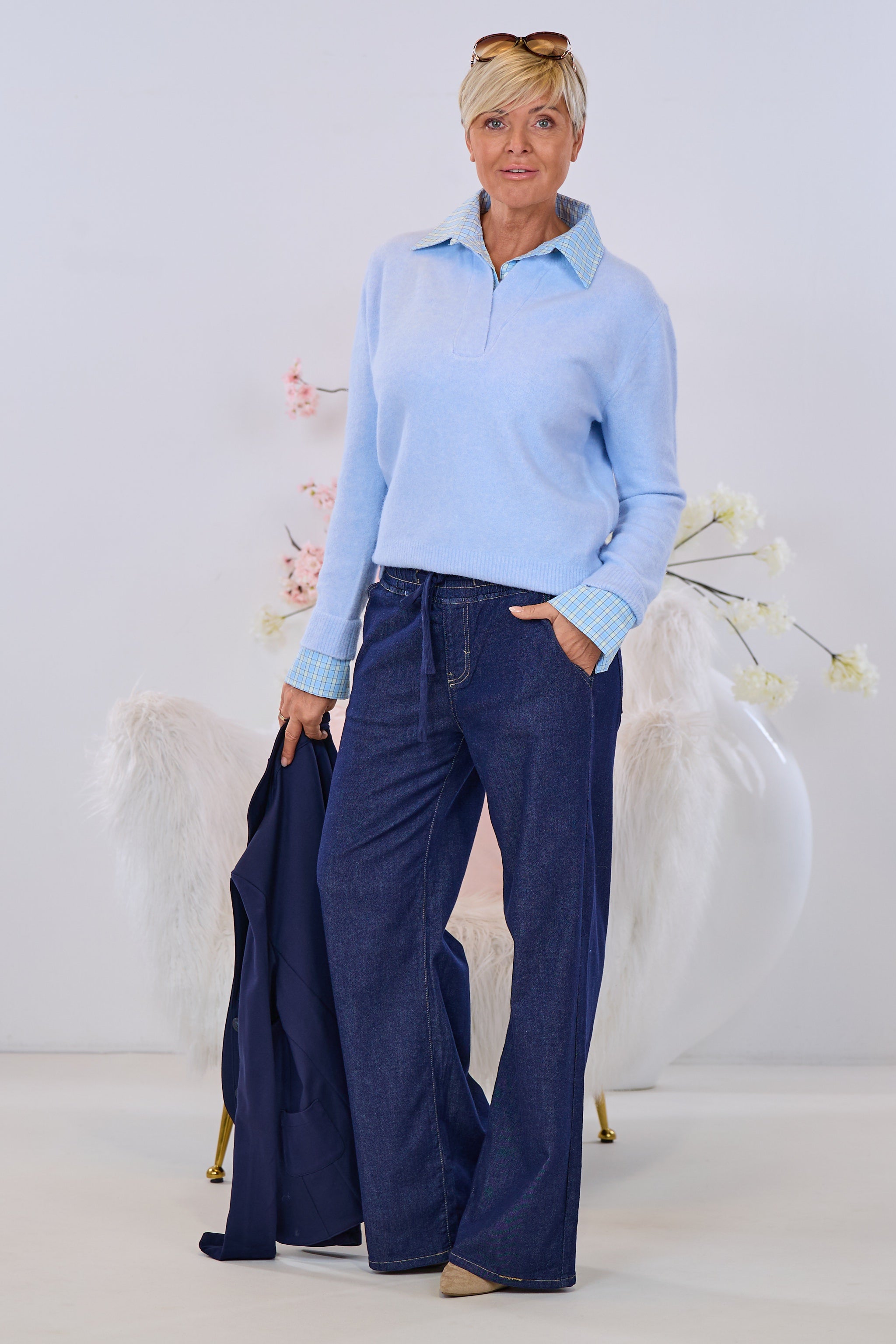 Strickpulli mit kariertem Bluseneinsatz, hellblau-creme