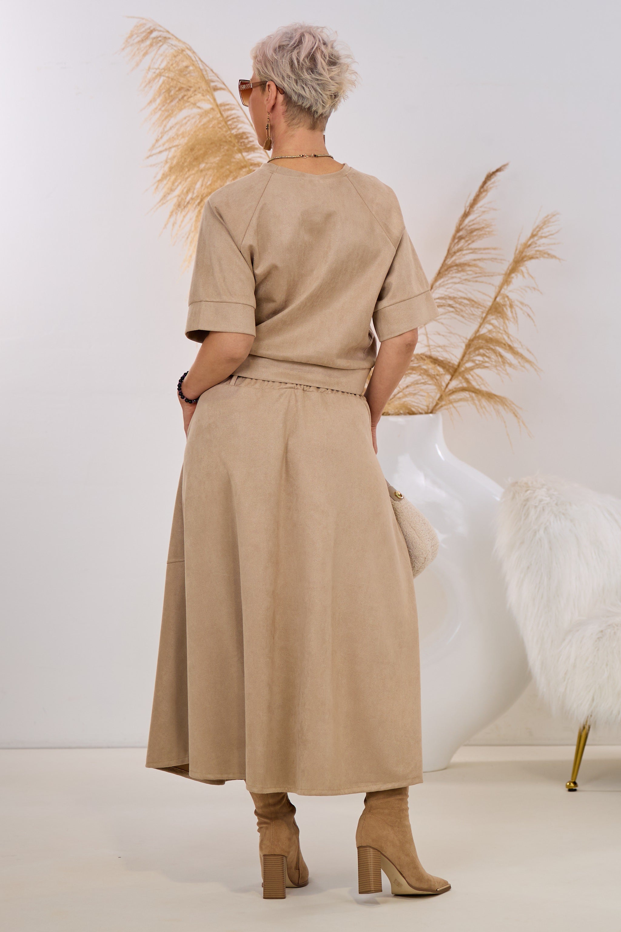 Shirt in Velour-Optik mit Raglanärmeln, hellbraun