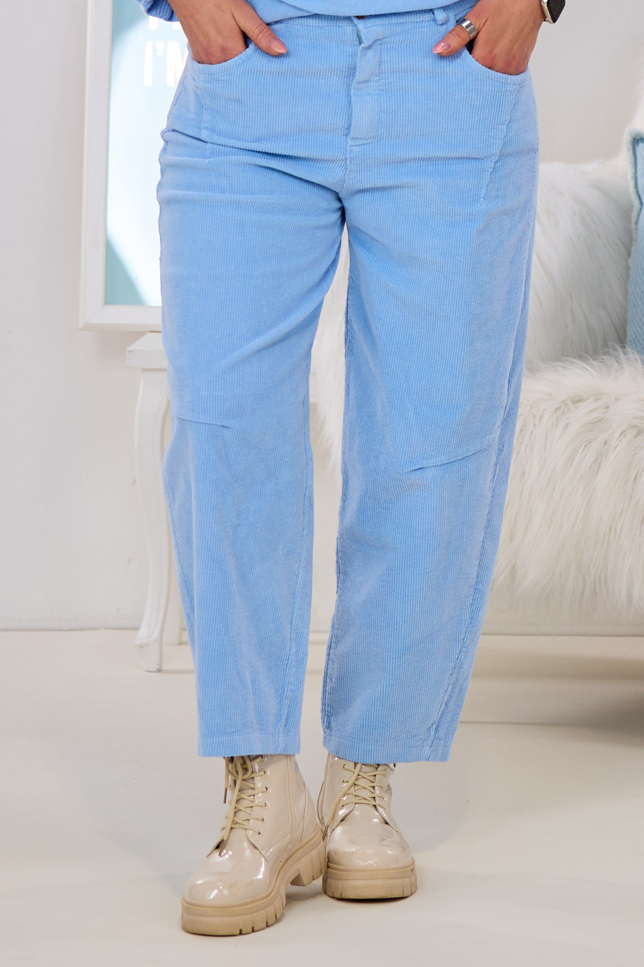 Cordhose im Balloon-Style, hellblau