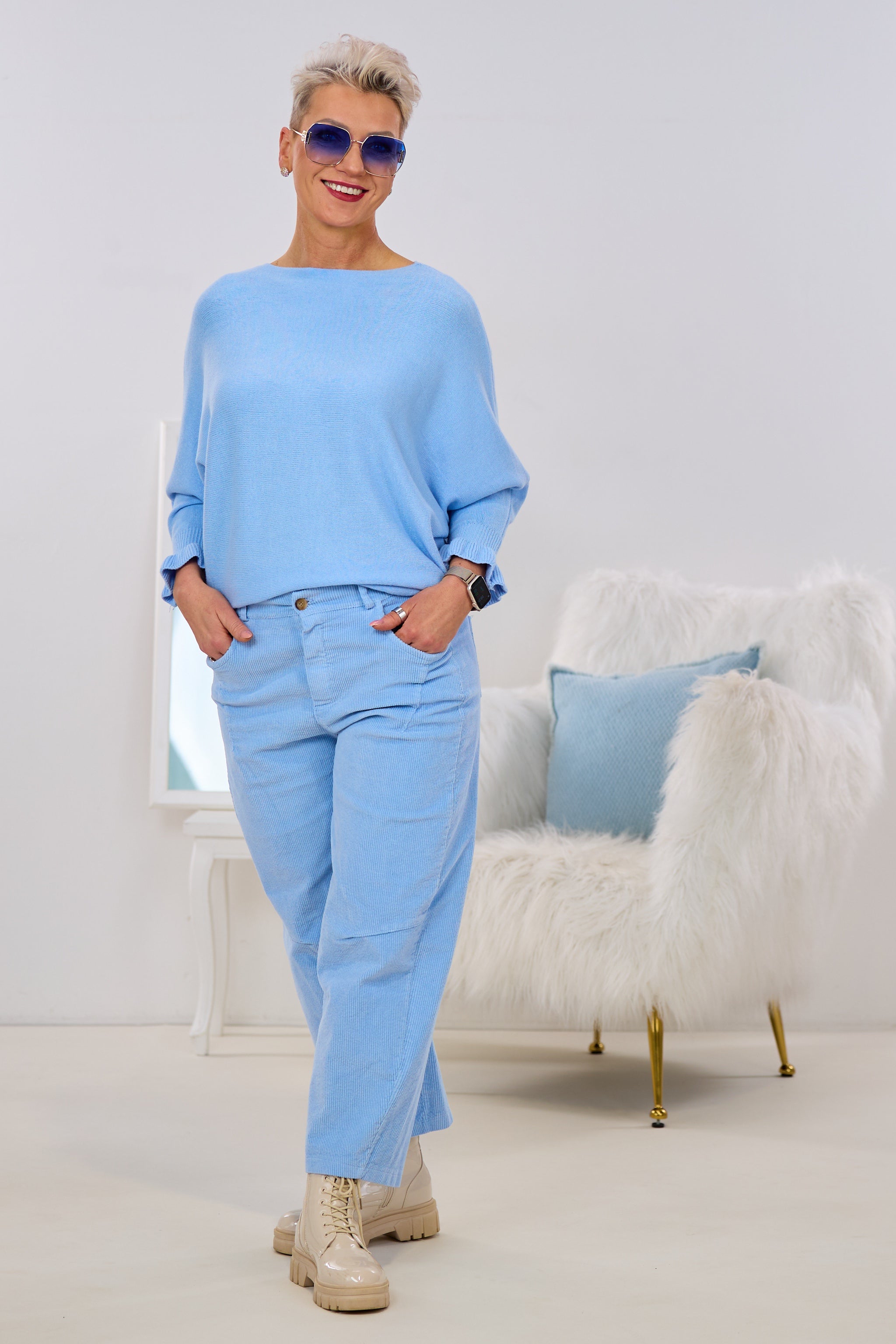 Strickpulli mit Rüschenärmeln, hellblau