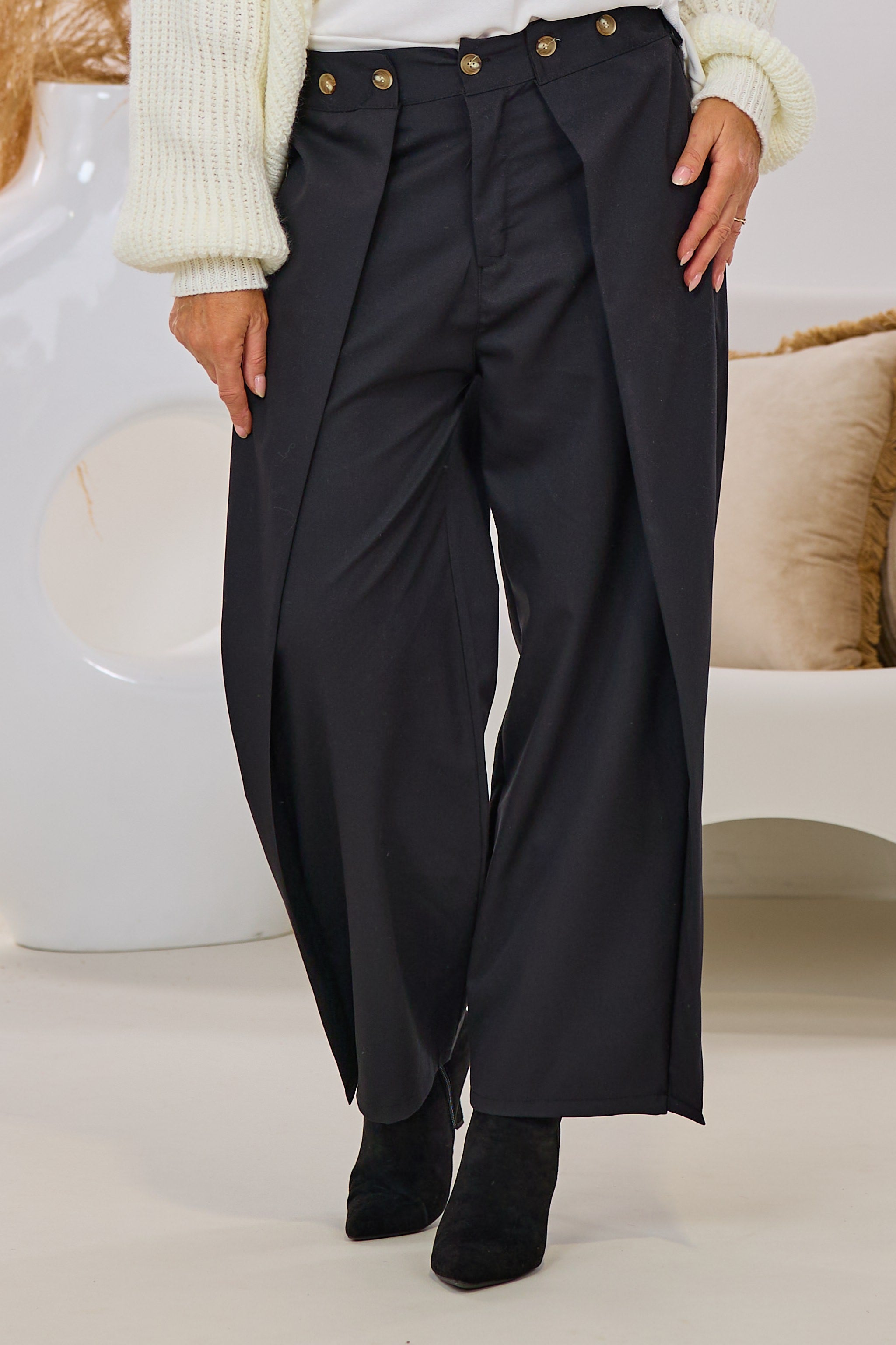 Stoffhose mit Überschlägen, schwarz