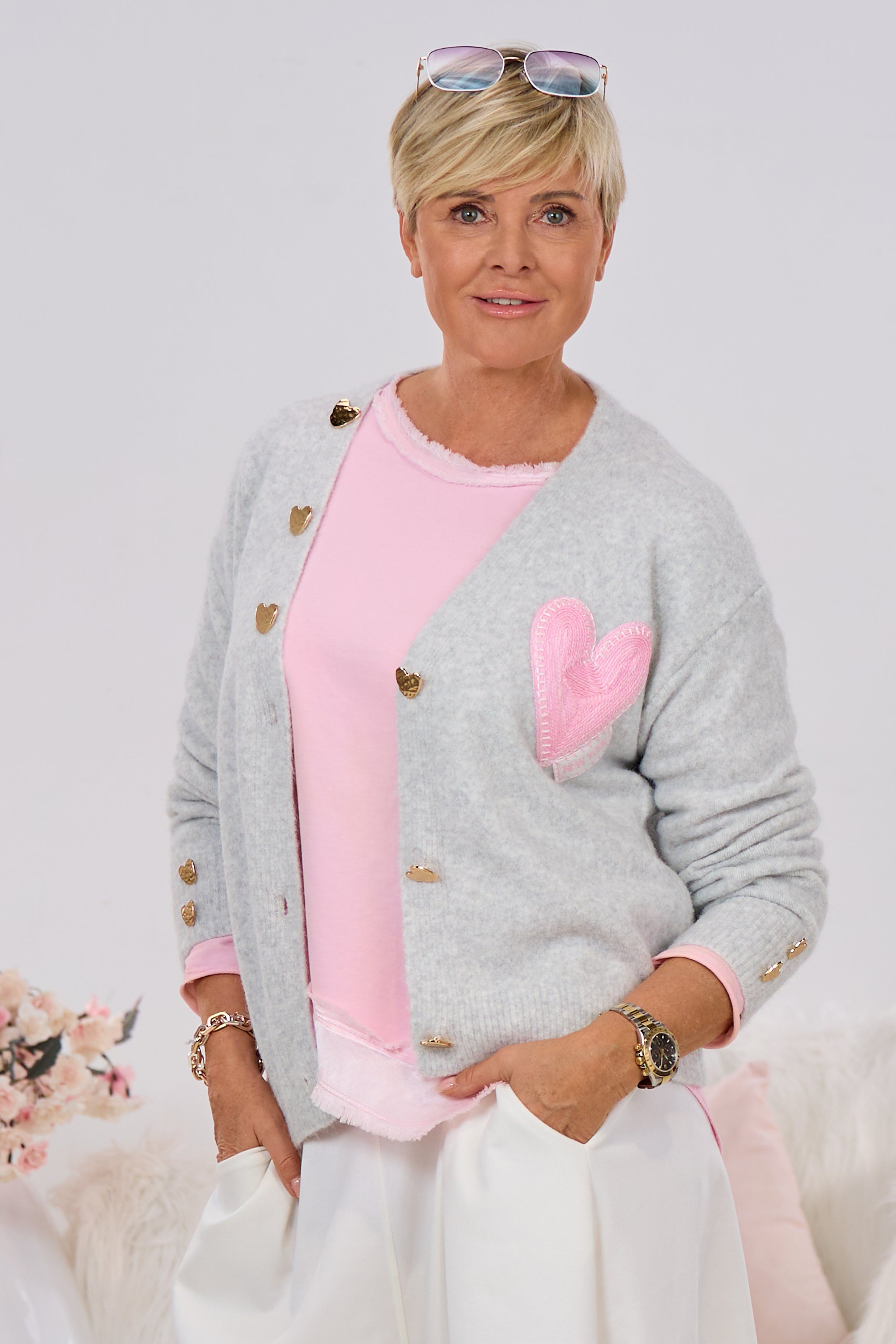 kuschelige Strickjacke mit Herz, grau-rosa