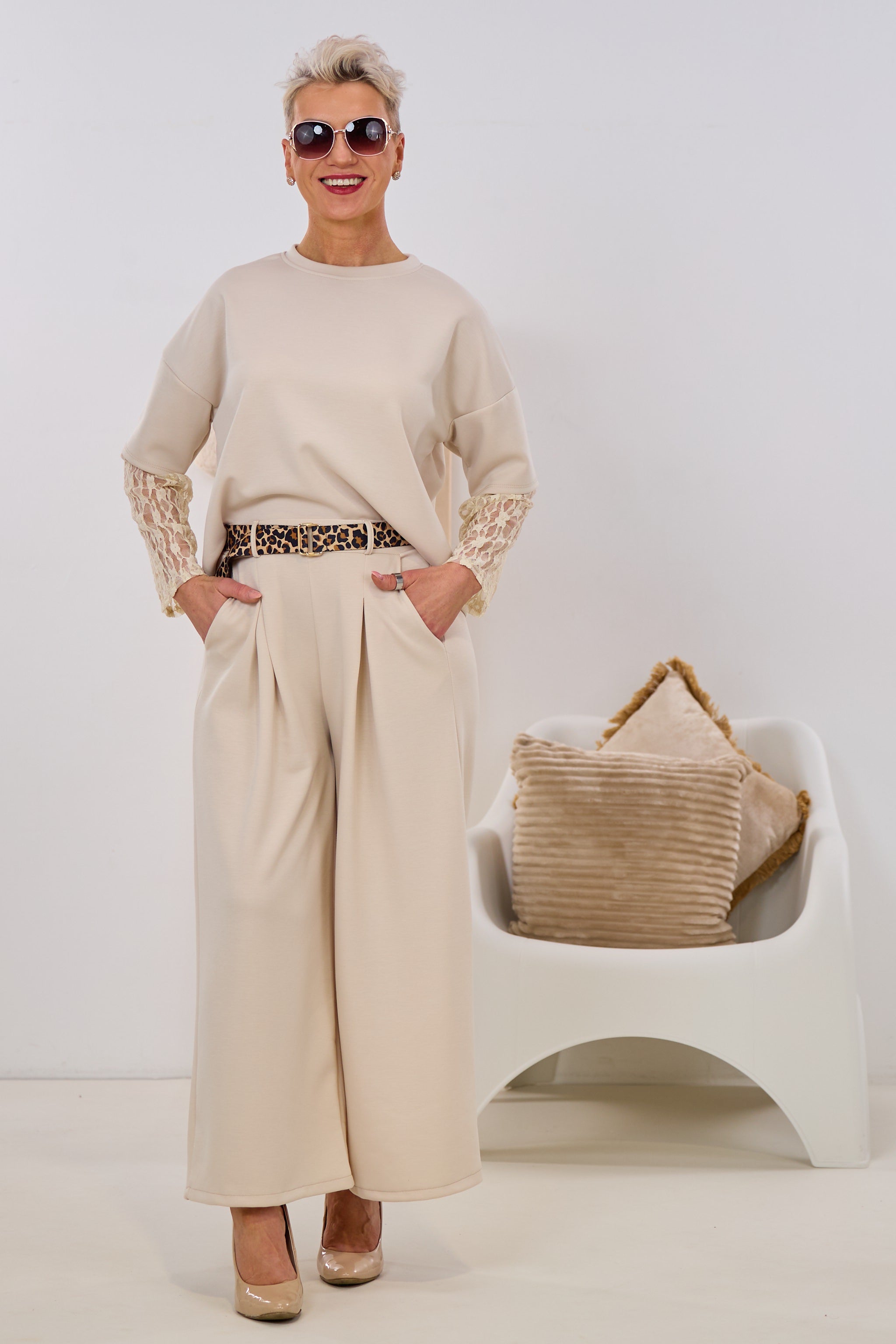 Cozy Hose mit weiten Kellerfalten, beige