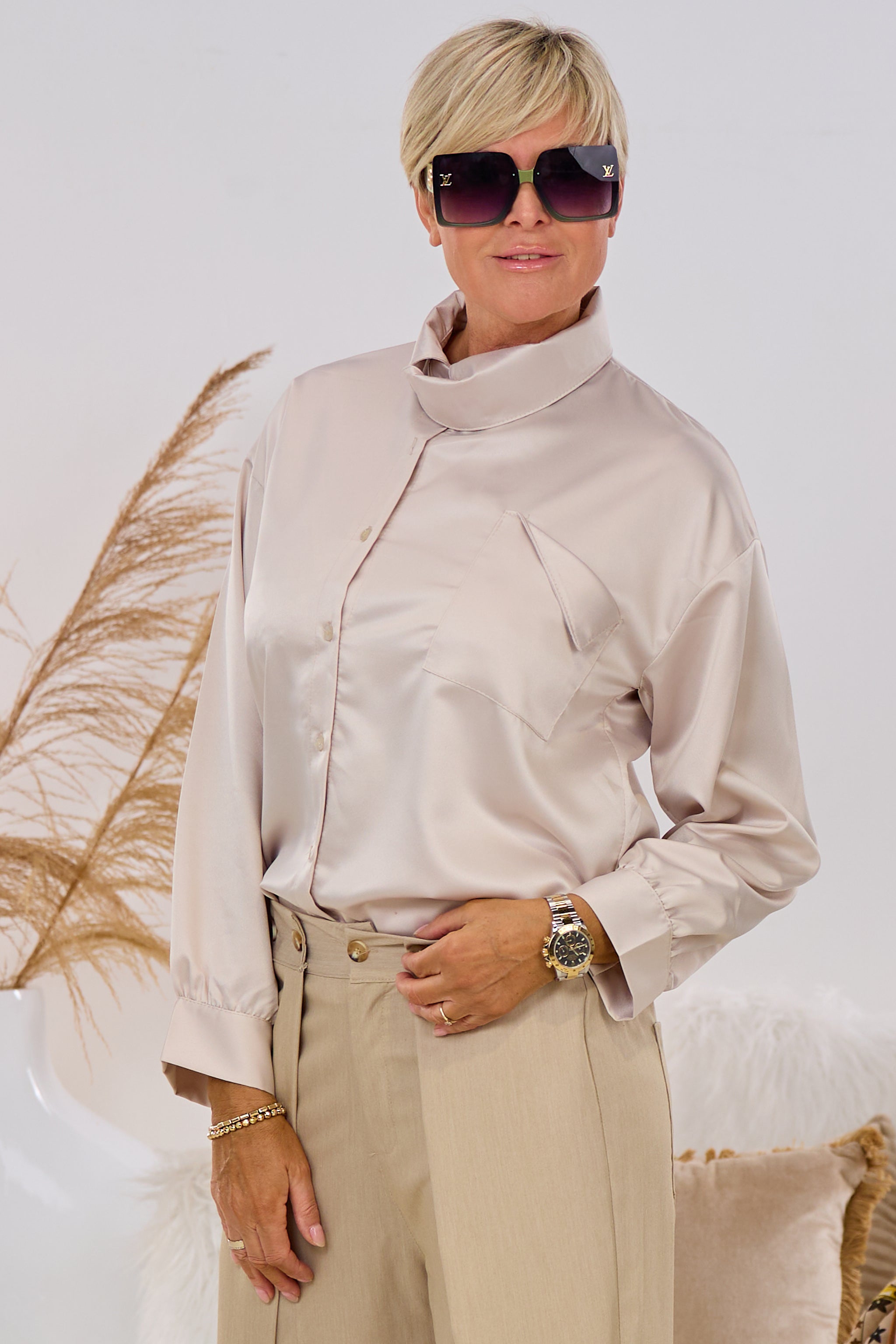 Bluse mit asymmetrischem Kragen, champagner