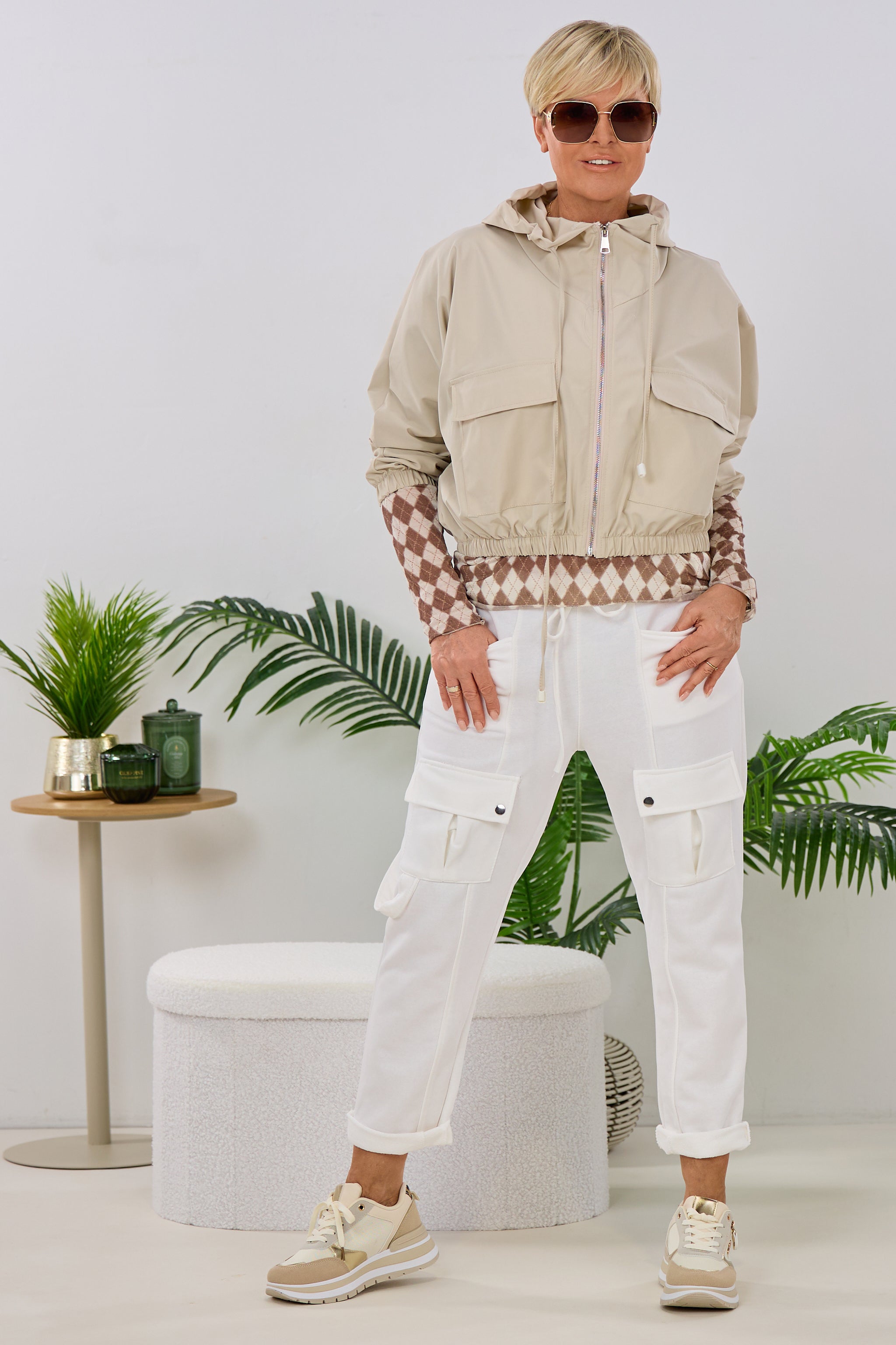 Hose mit Cargo-Taschen, ecru