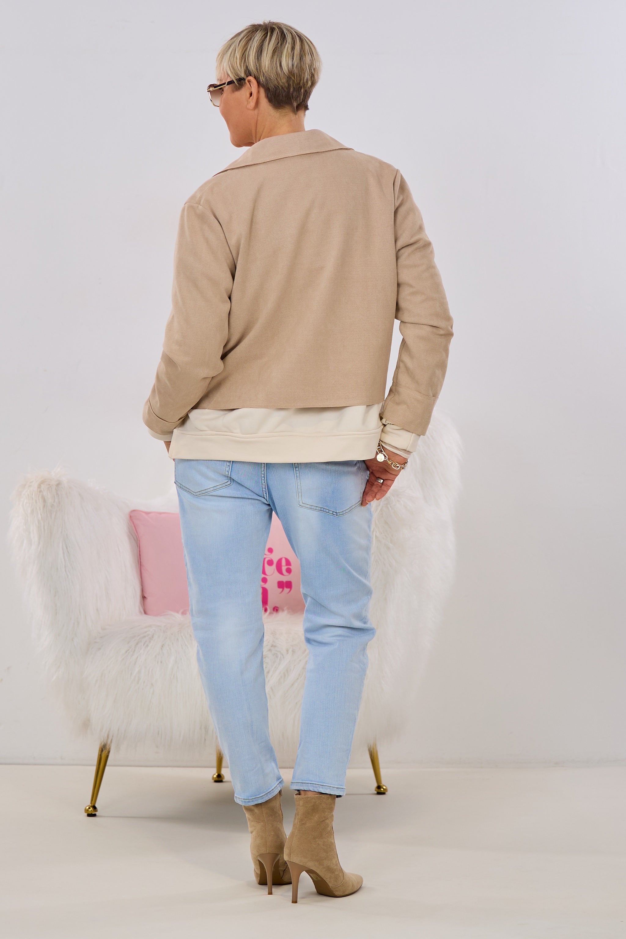 kurze Hemdjacke in Waschleder-Optik, beige