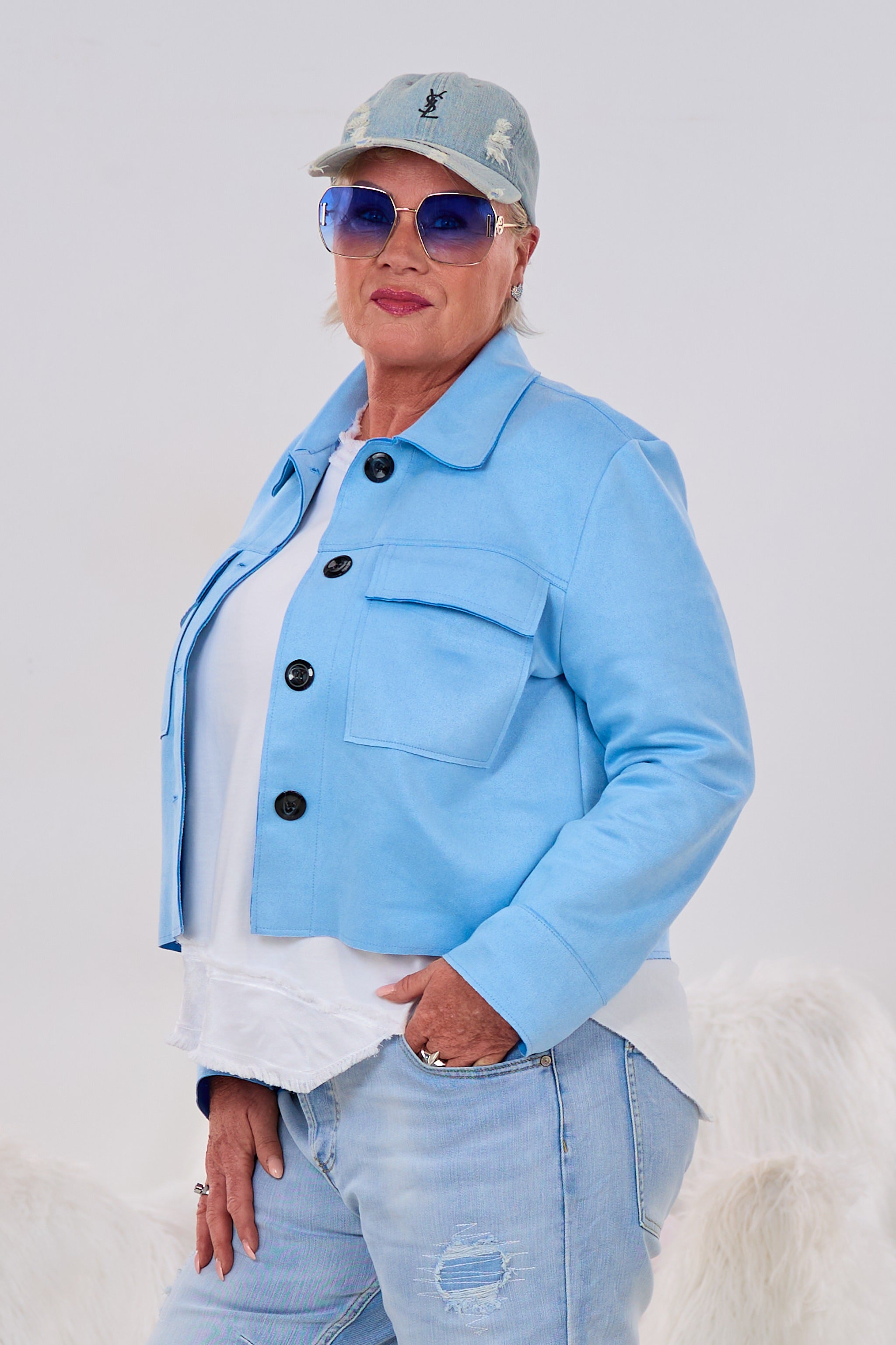 kurze Hemdjacke in Waschleder-Optik, hellblau