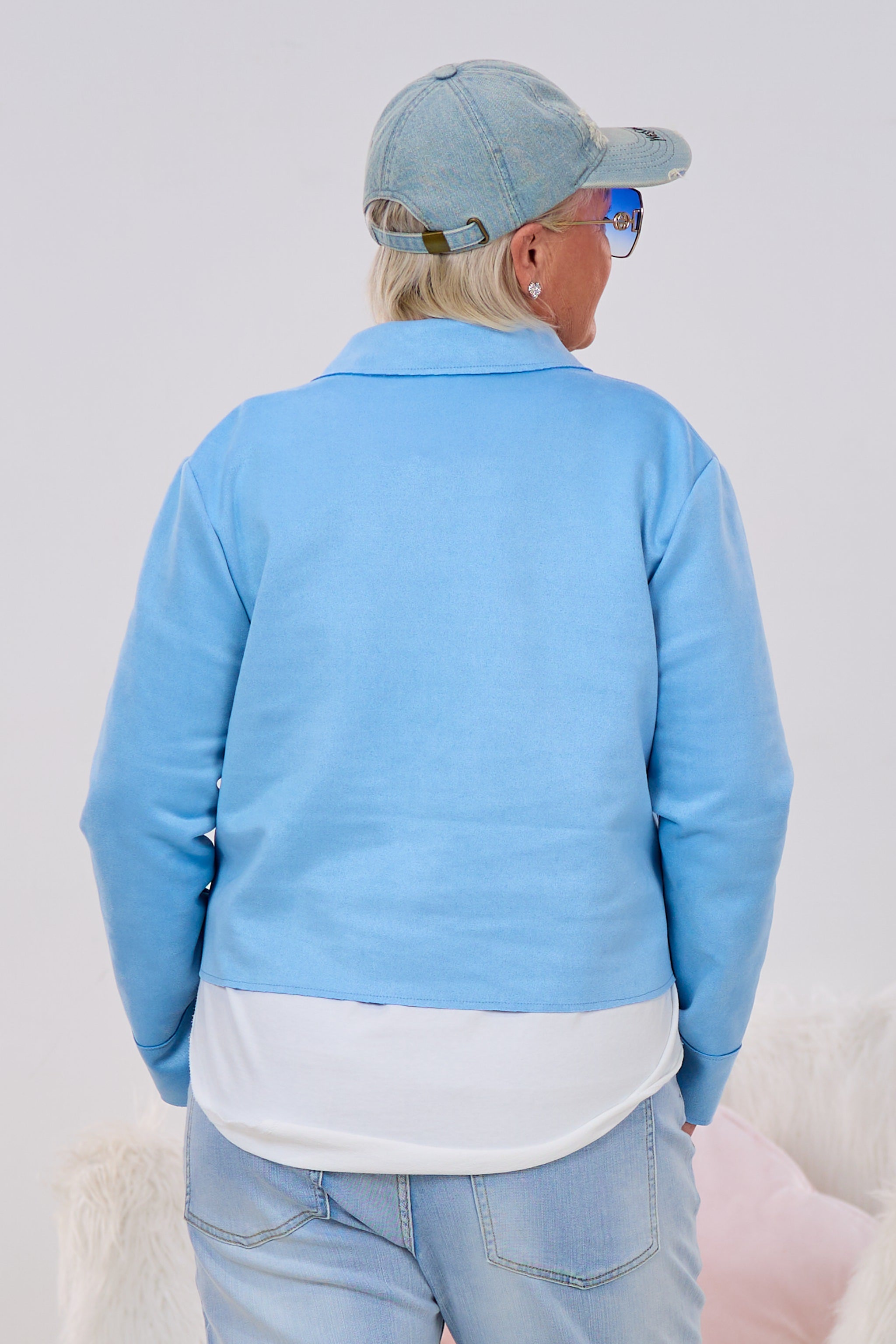 kurze Hemdjacke in Waschleder-Optik, hellblau