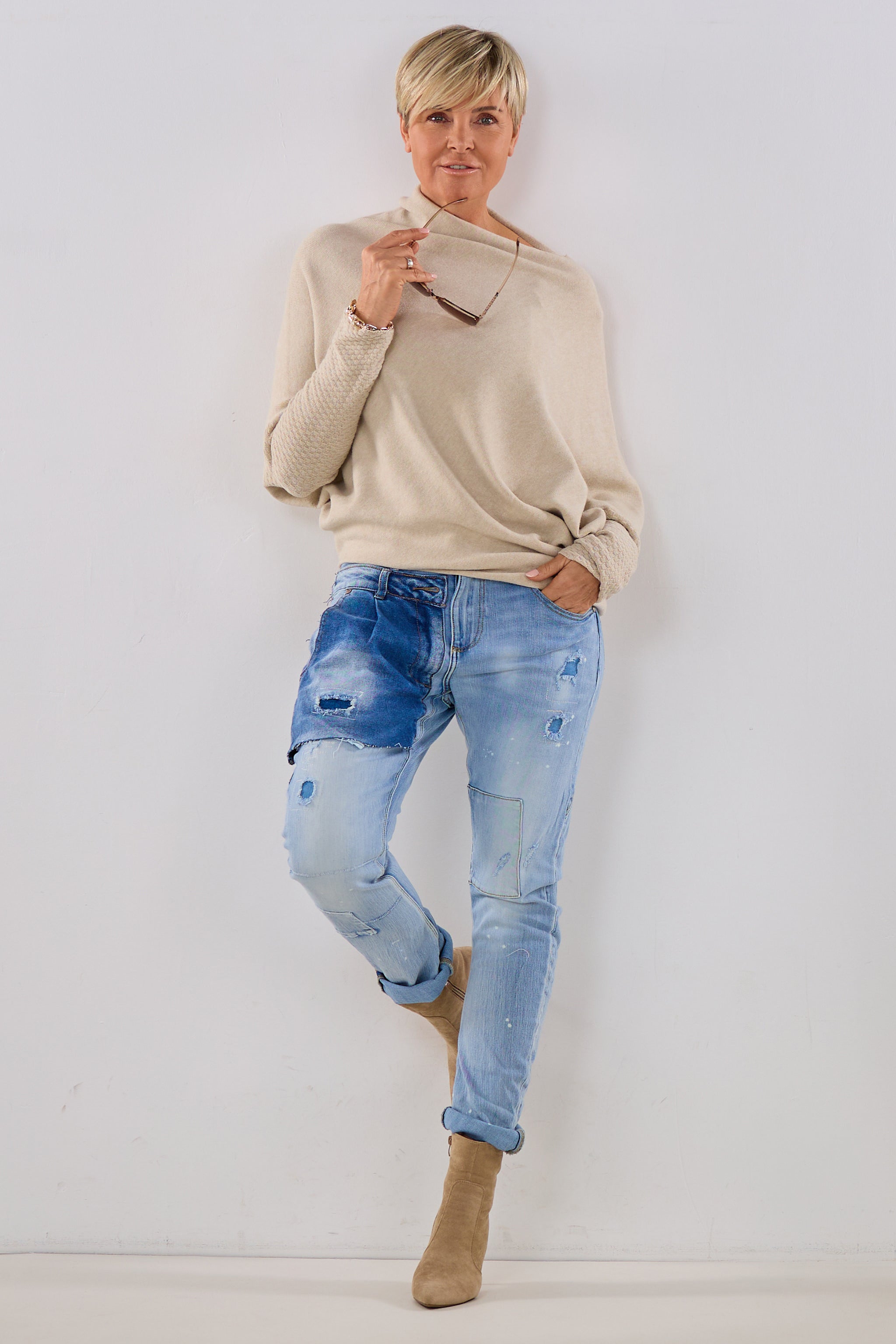 asymmetrischer Pulli mit Fledermausärmeln, beige